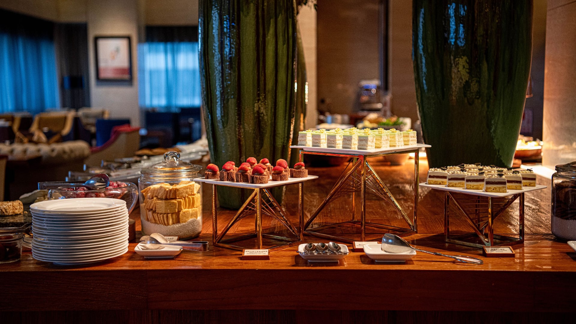 Grand Hyatt Shenzhen Grand Club Desserts