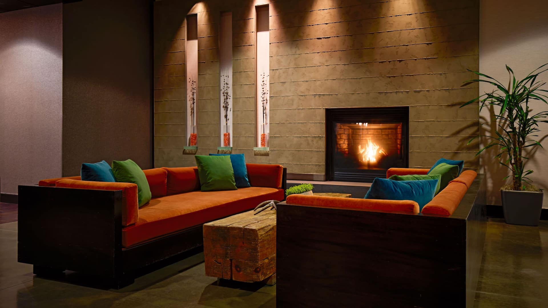 Hyatt House Seattle/Redmond Lobby Fireplace