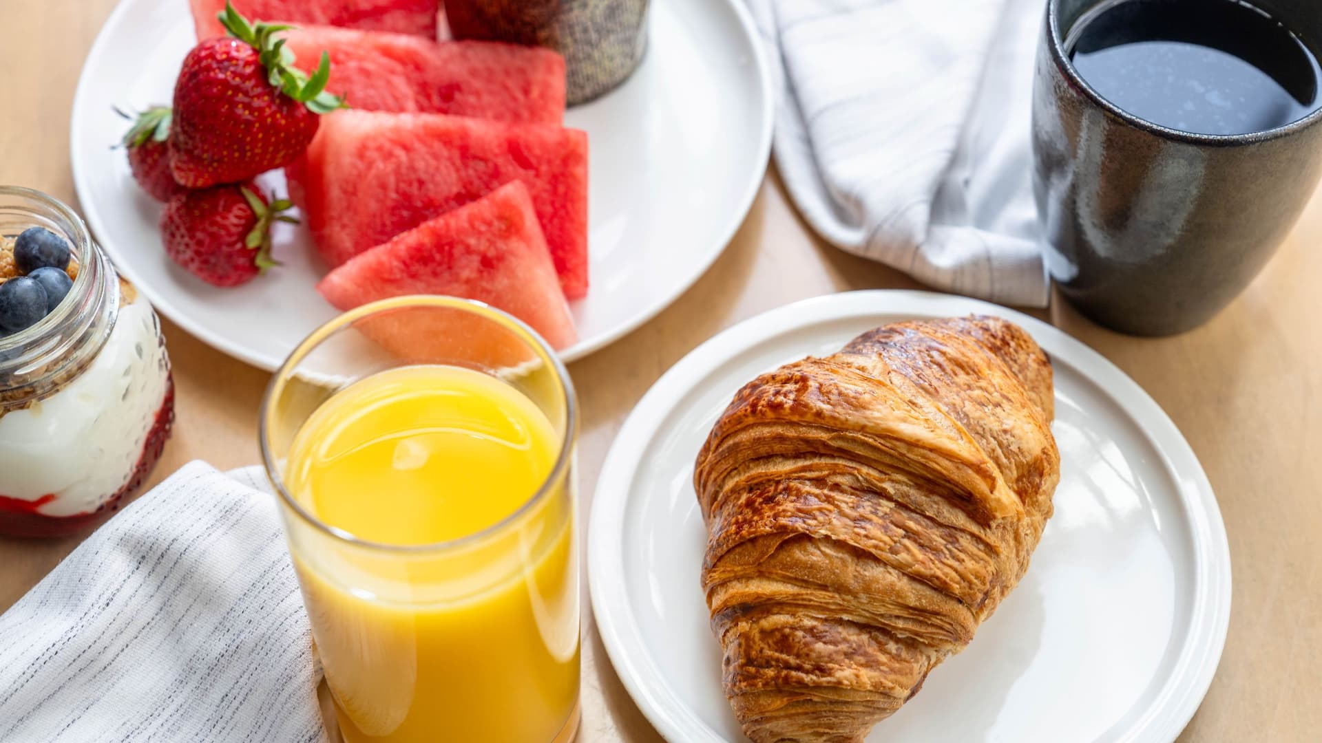 Hyatt Regency Crystal City at Reagan National Airport Continental Breakfast