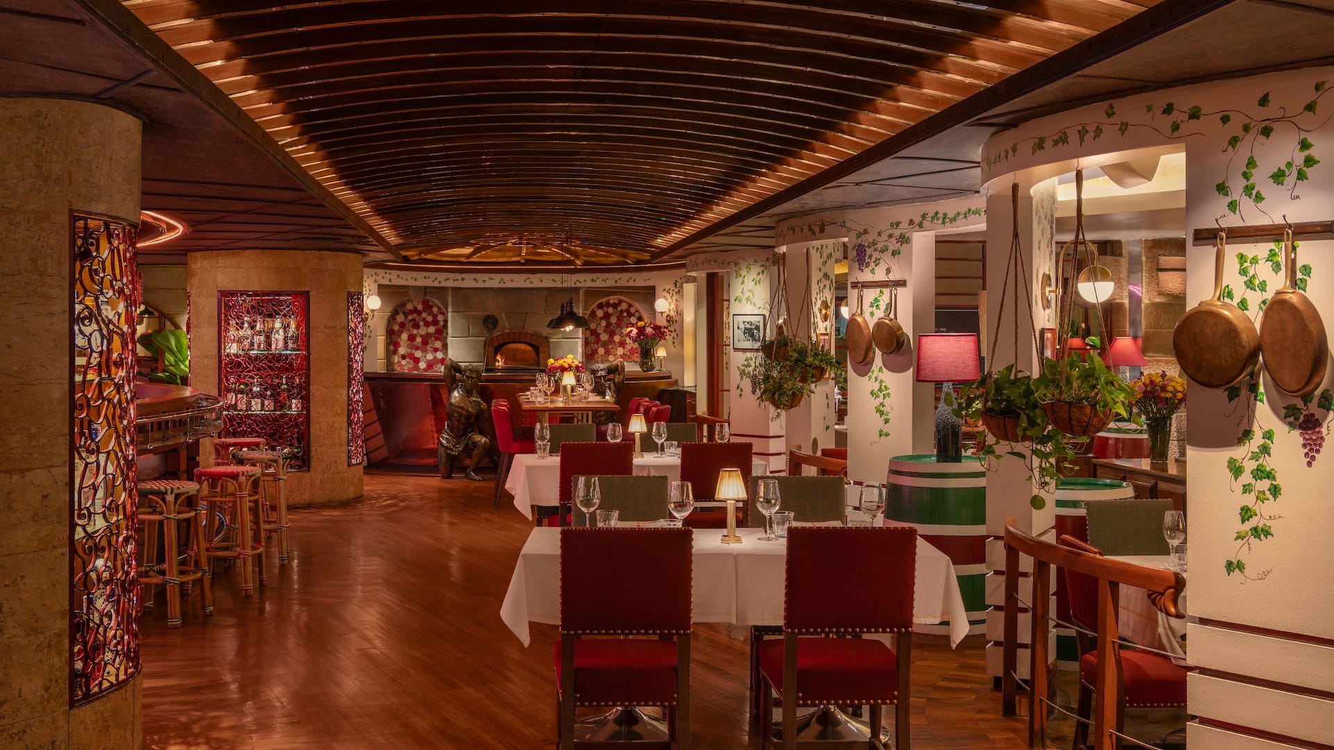 Grand Hyatt Erawan Bangkok Gaston Dining Area
