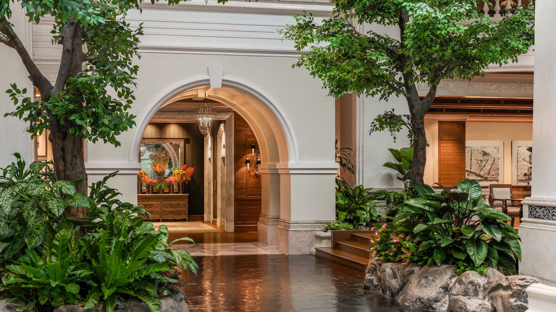 Grand Hyatt Erawan Bangkok Lobby Iconic Spot