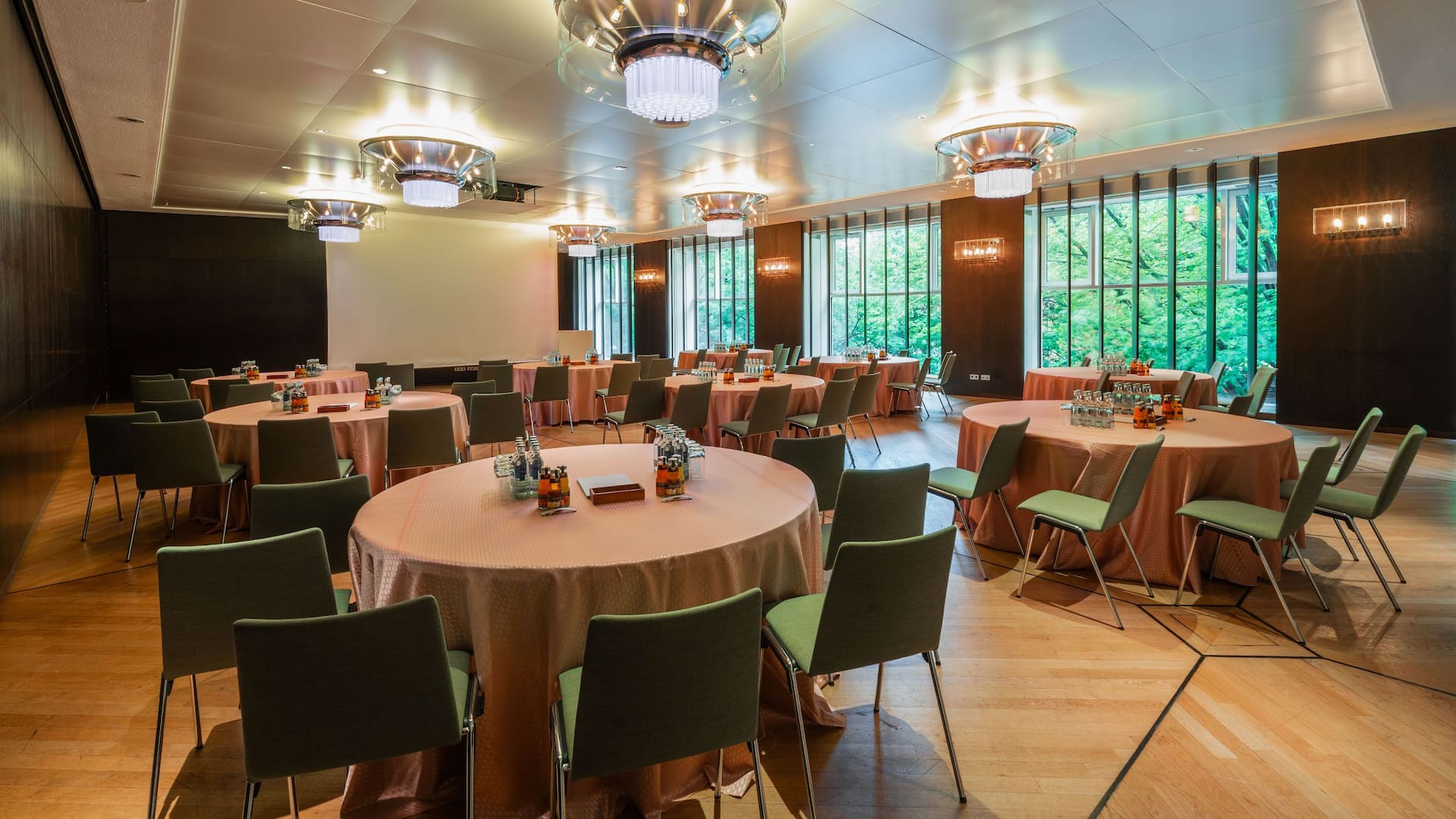 5 of 9 Grand Hyatt Berlin Ballroom B Round Tables