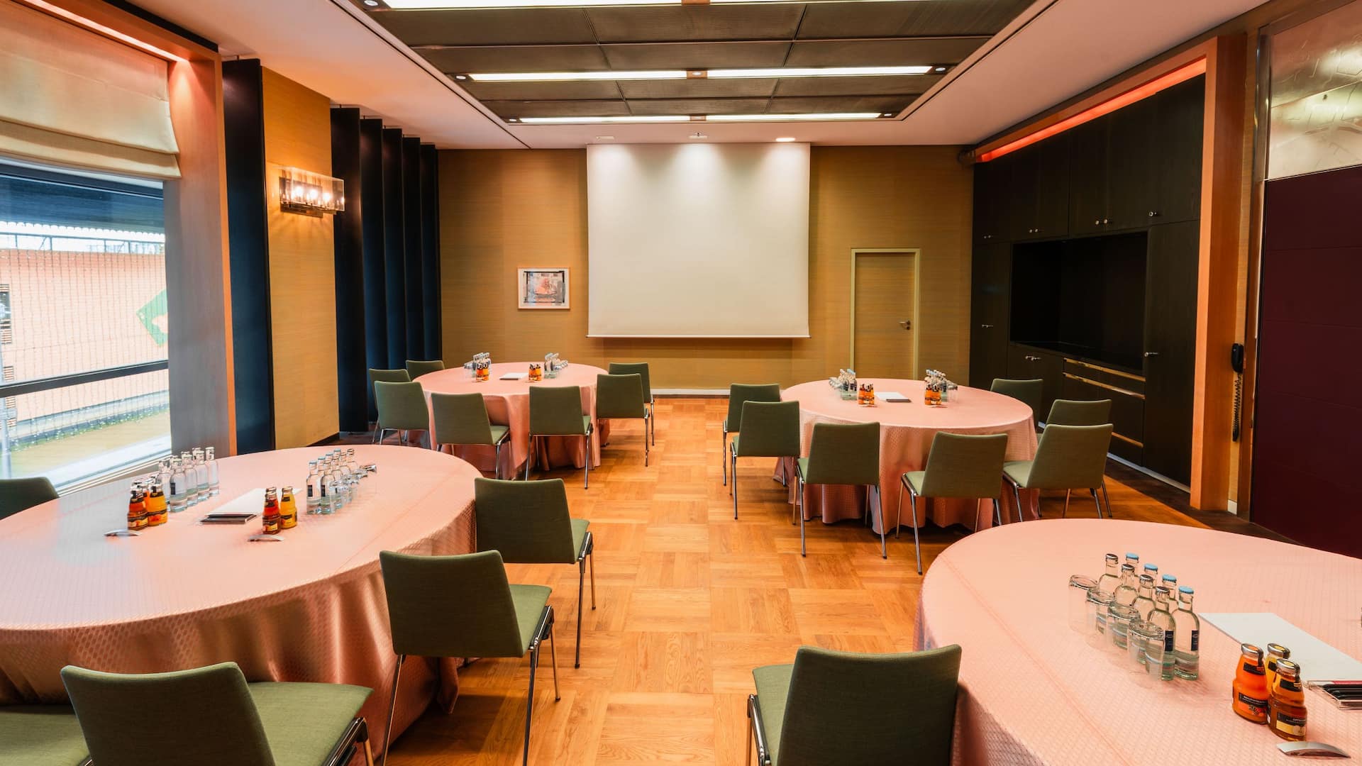 6 of 6 Grand Hyatt Berlin Moneo Art