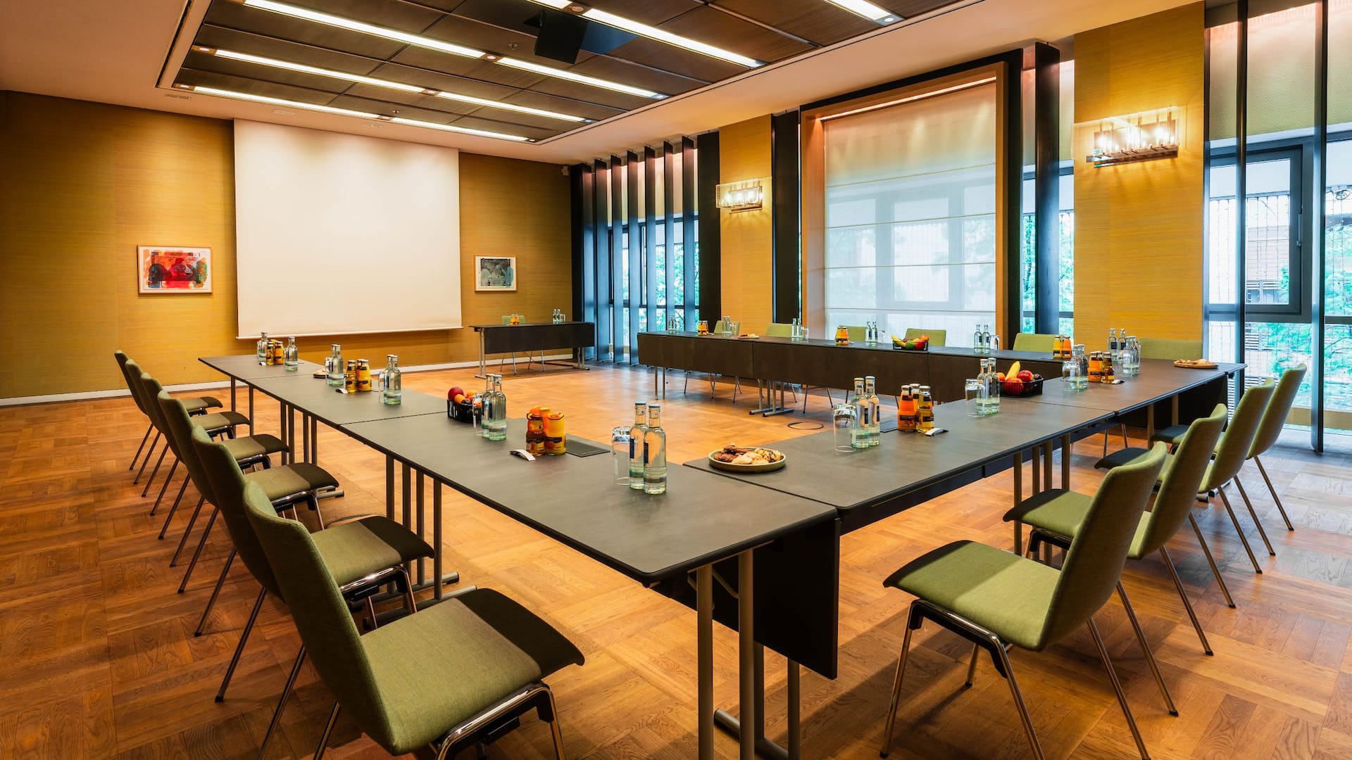 Grand Hyatt Berlin Piano New Tables