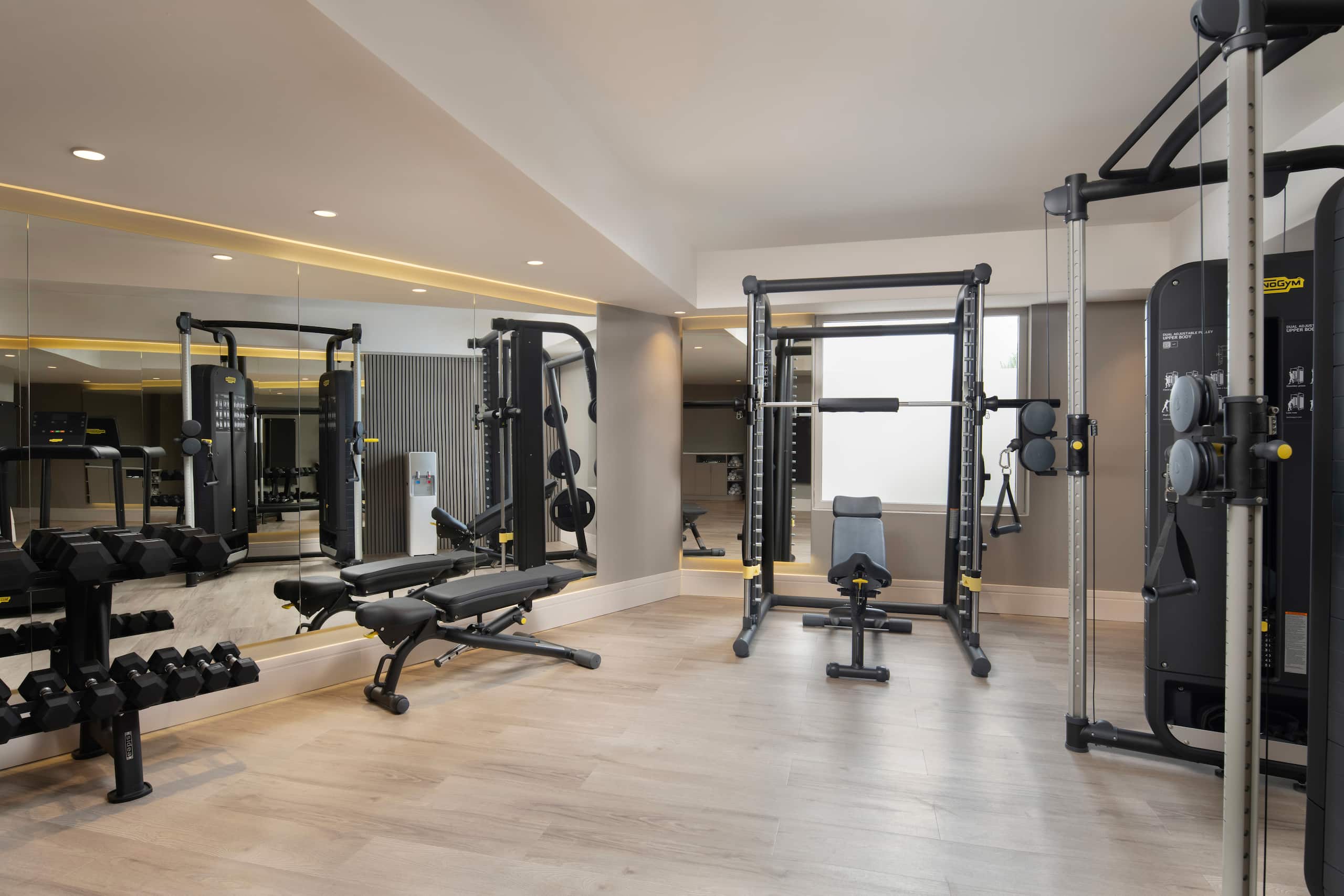 Royal Beach Hotel Punta Cana Fitness Center Benchpress