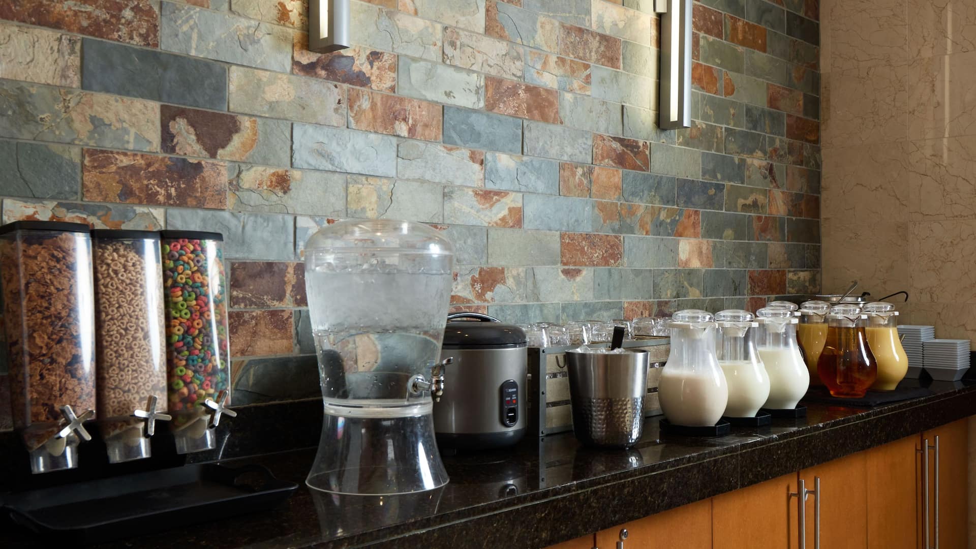 Hyatt House Seattle/Bellevue H Bar Breakfast Juices