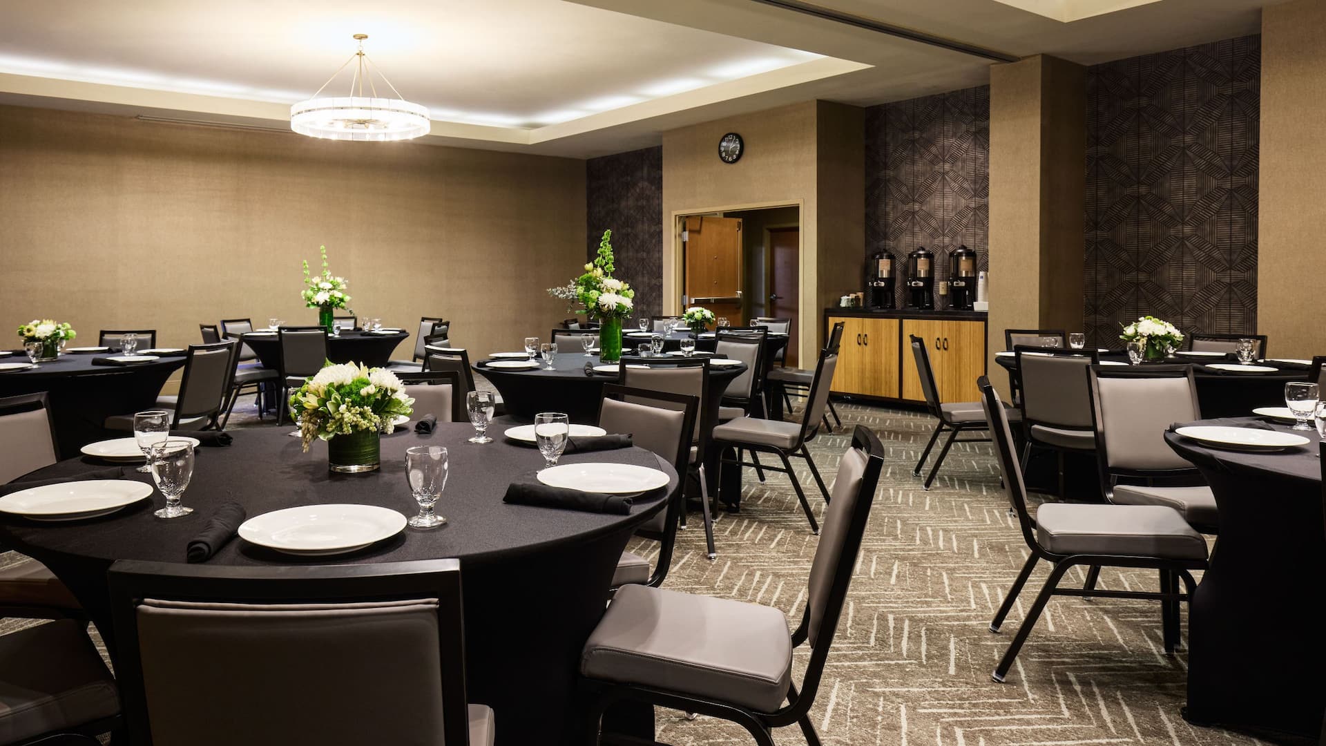 Hyatt House Seattle/Bellevue Meeting Space Rounds Flower Arrangement