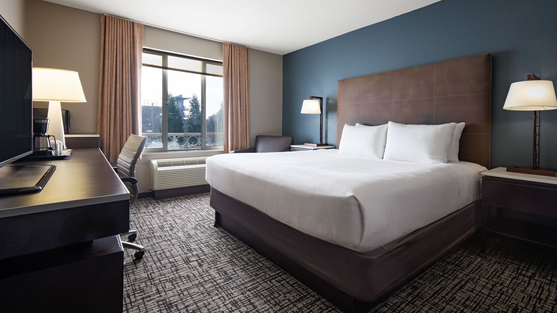 Hyatt House Seattle/Bellevue King Guest Room Overall