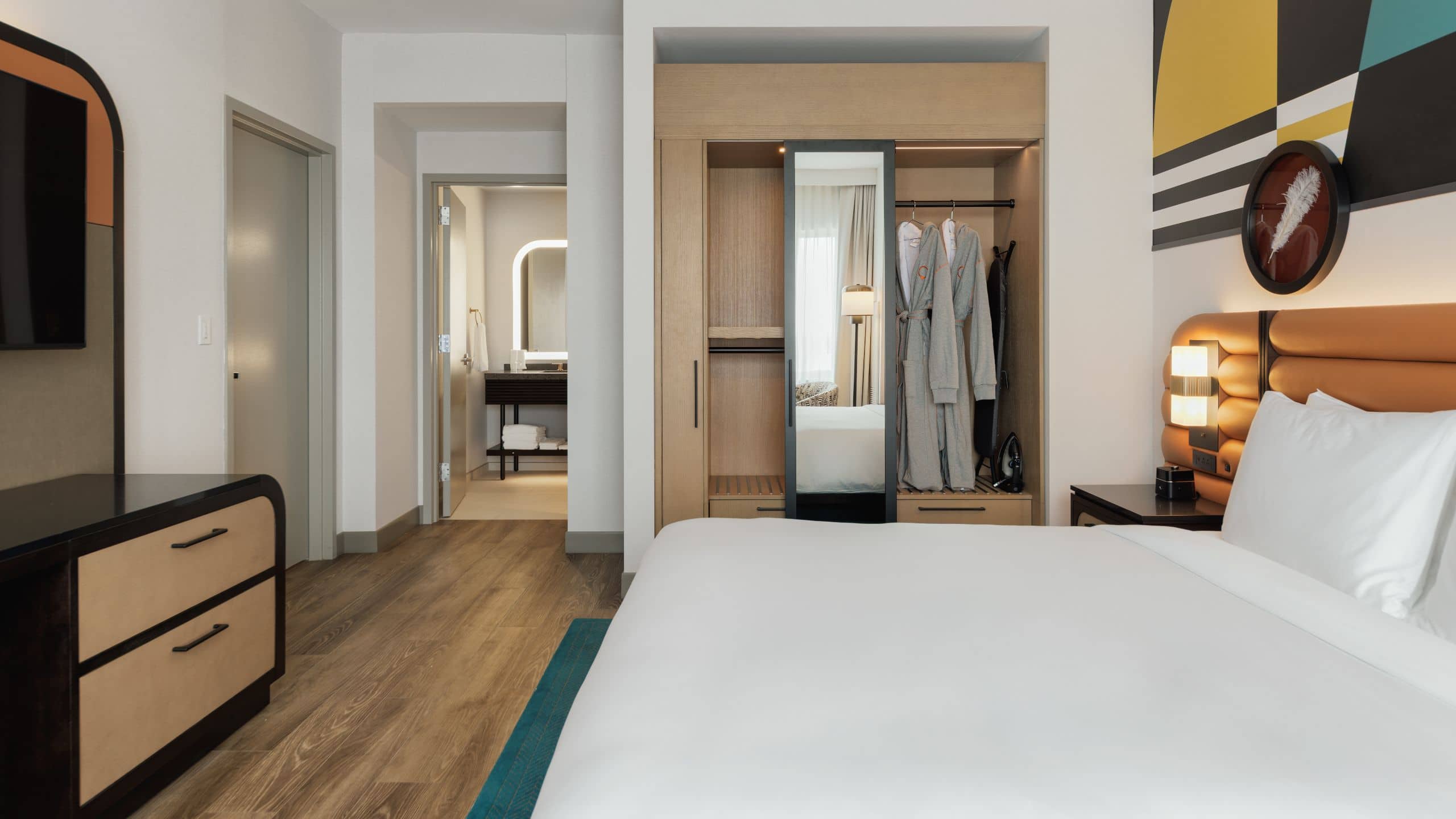 Hyatt Centric Chicago O’Hare King Room Entrance And Built In Closet