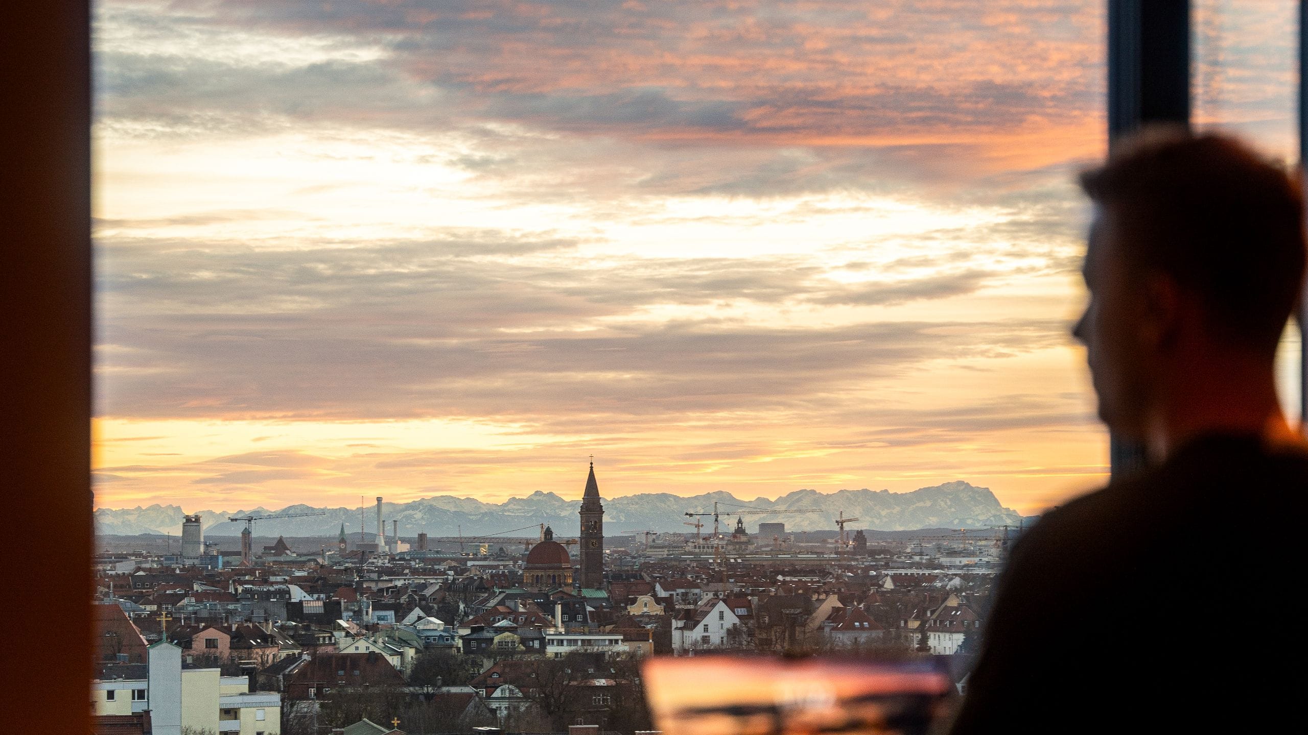 Andaz Munich Schwabinger Tor Room Sunset Meeting