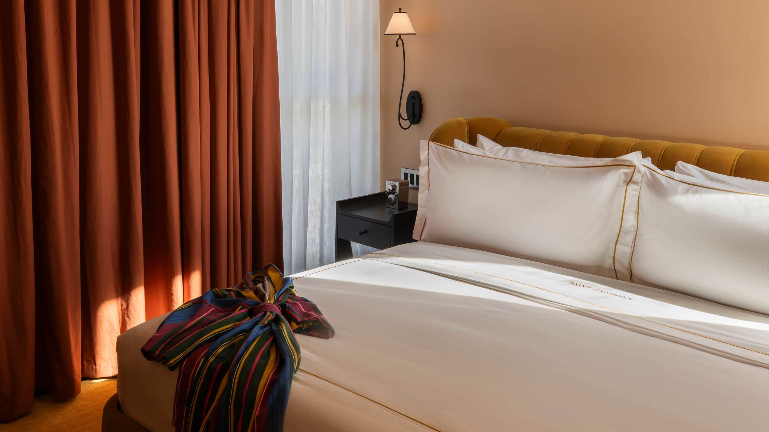 1 de 4 Hotel Saint Augustine, Bunkhouse Hotels Atelier King Suite Robe