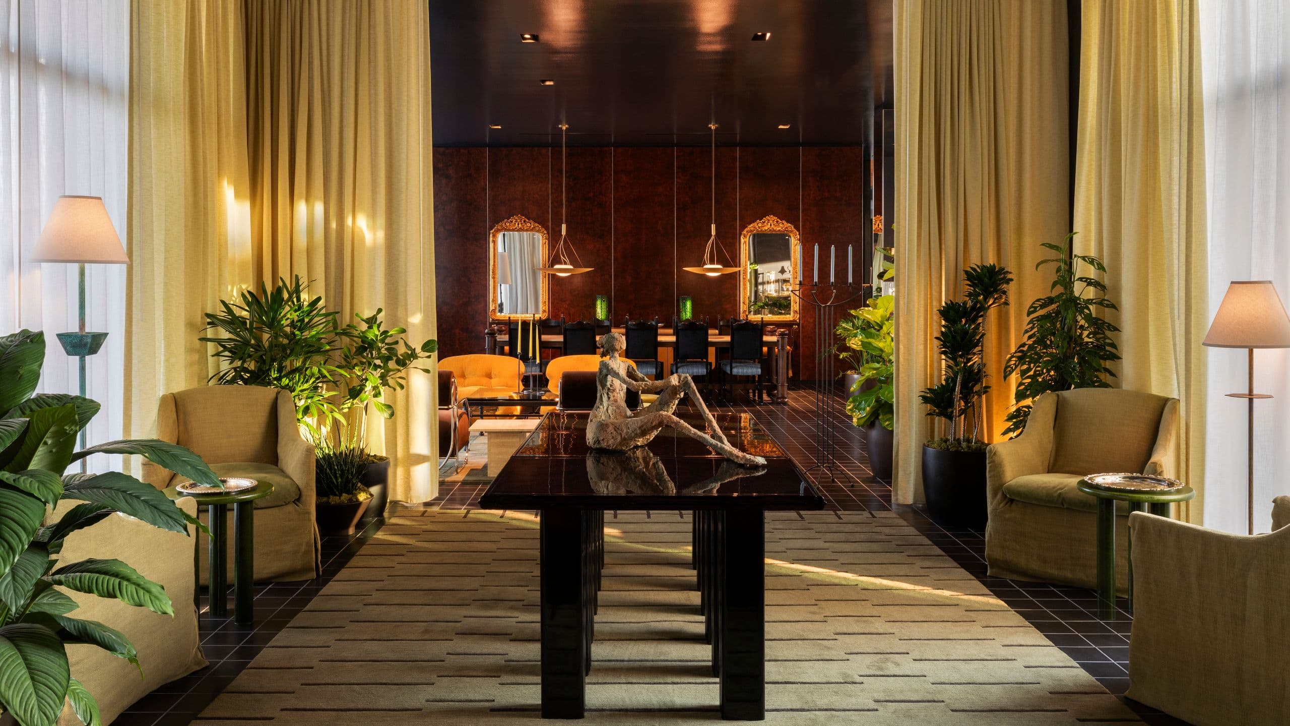 Hotel Saint Augustine, Bunkhouse Hotels Lounge Statue