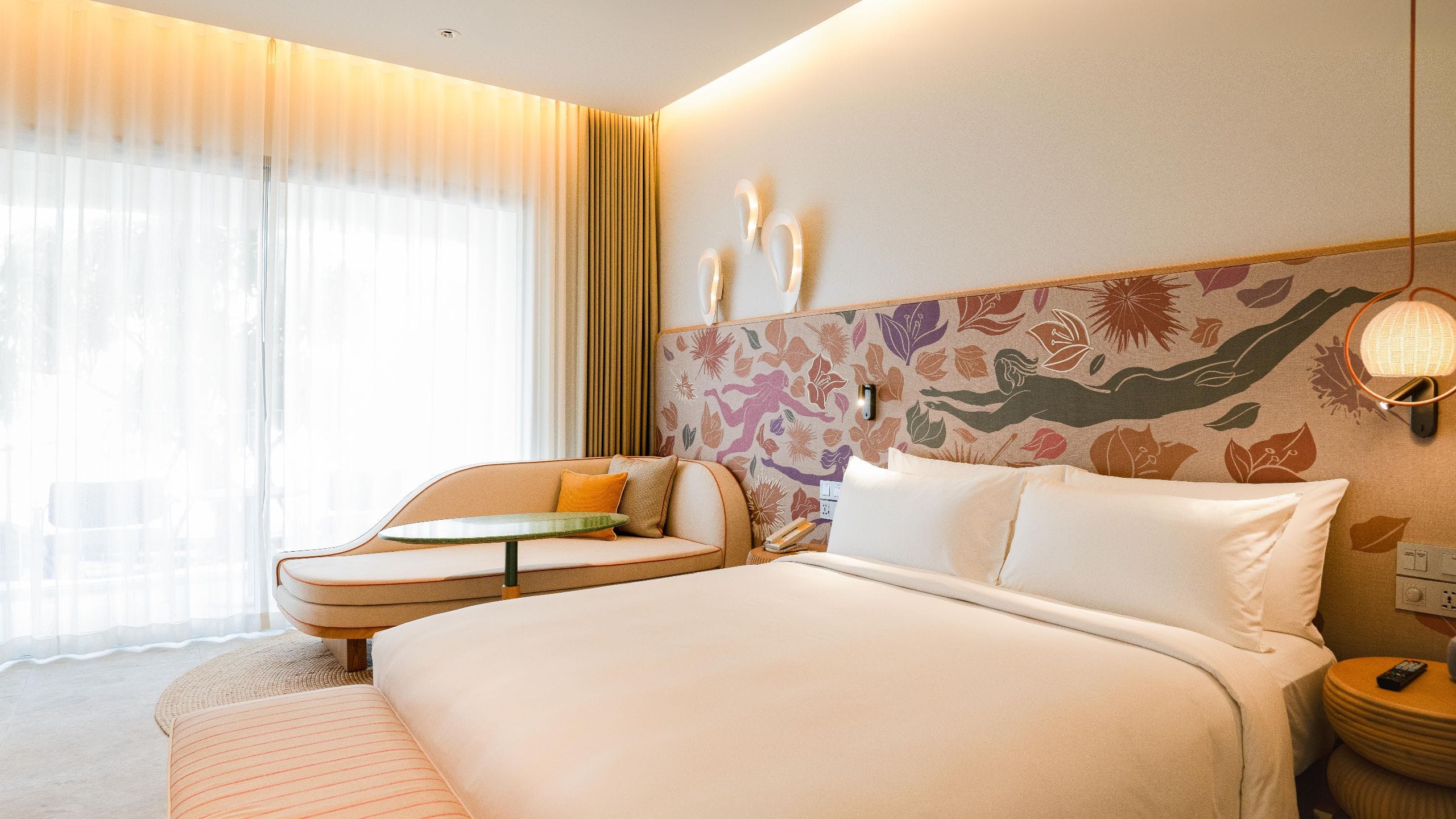 The Standard, Pattaya Na Jomtien Deluxe King Overview Right Angle