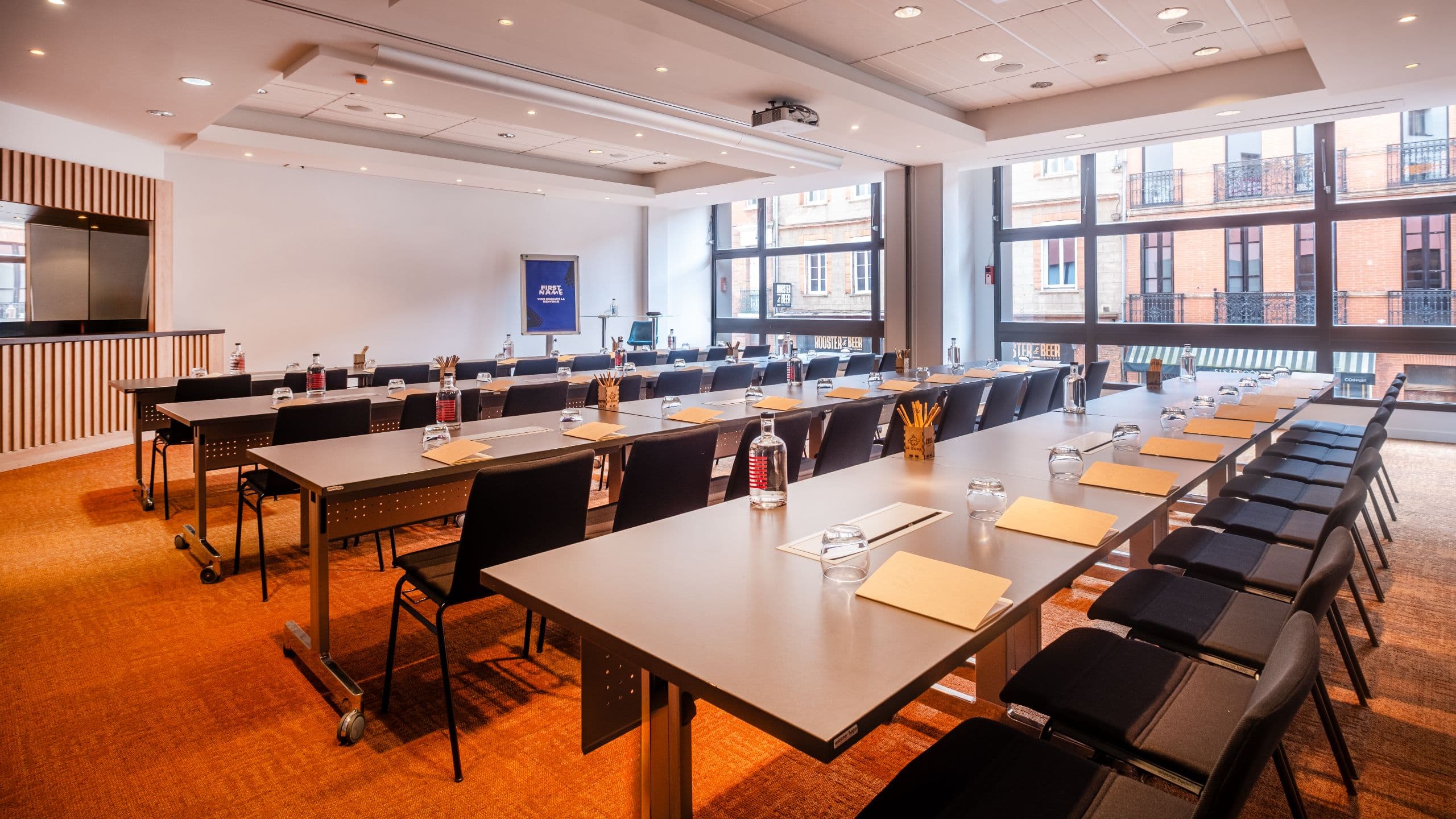 FirstName Toulouse Meeting Room Large