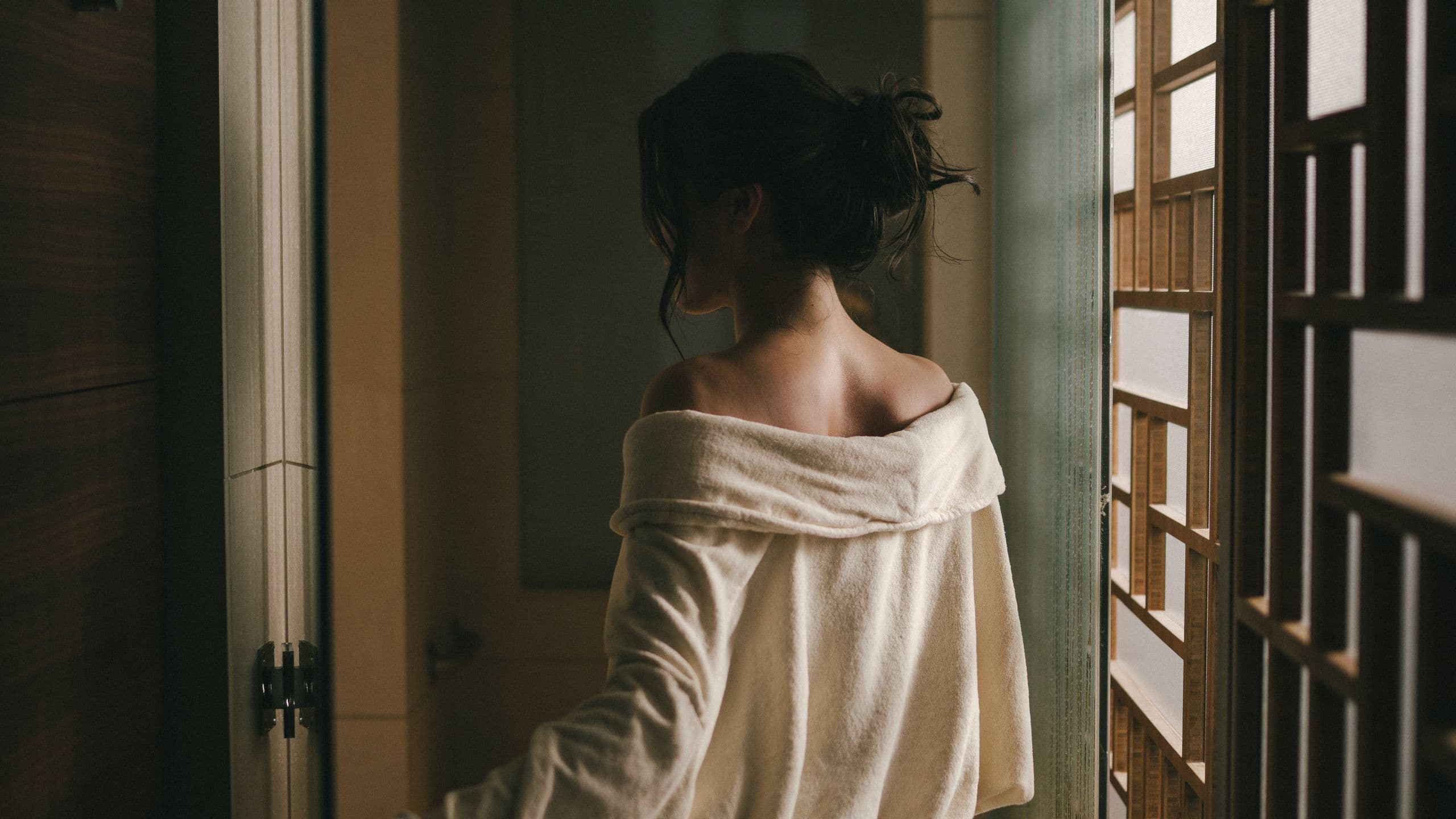 Hyatt Vancouver Downtown Alberni Guest Walking Into Spa