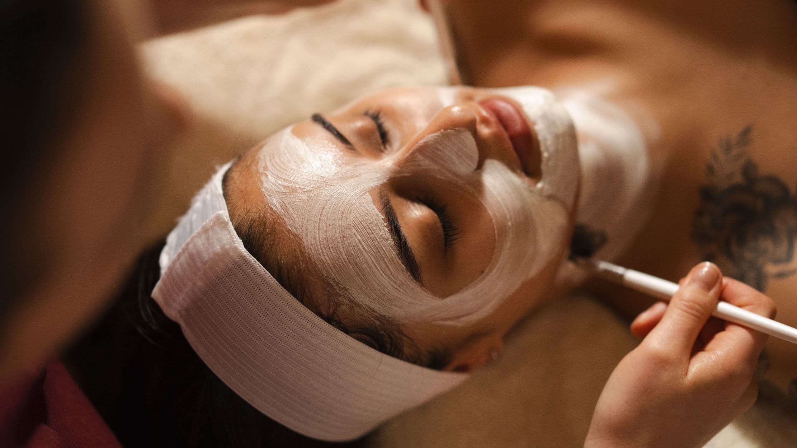 Hyatt Vancouver Downtown Alberni Guest With Facial Mask