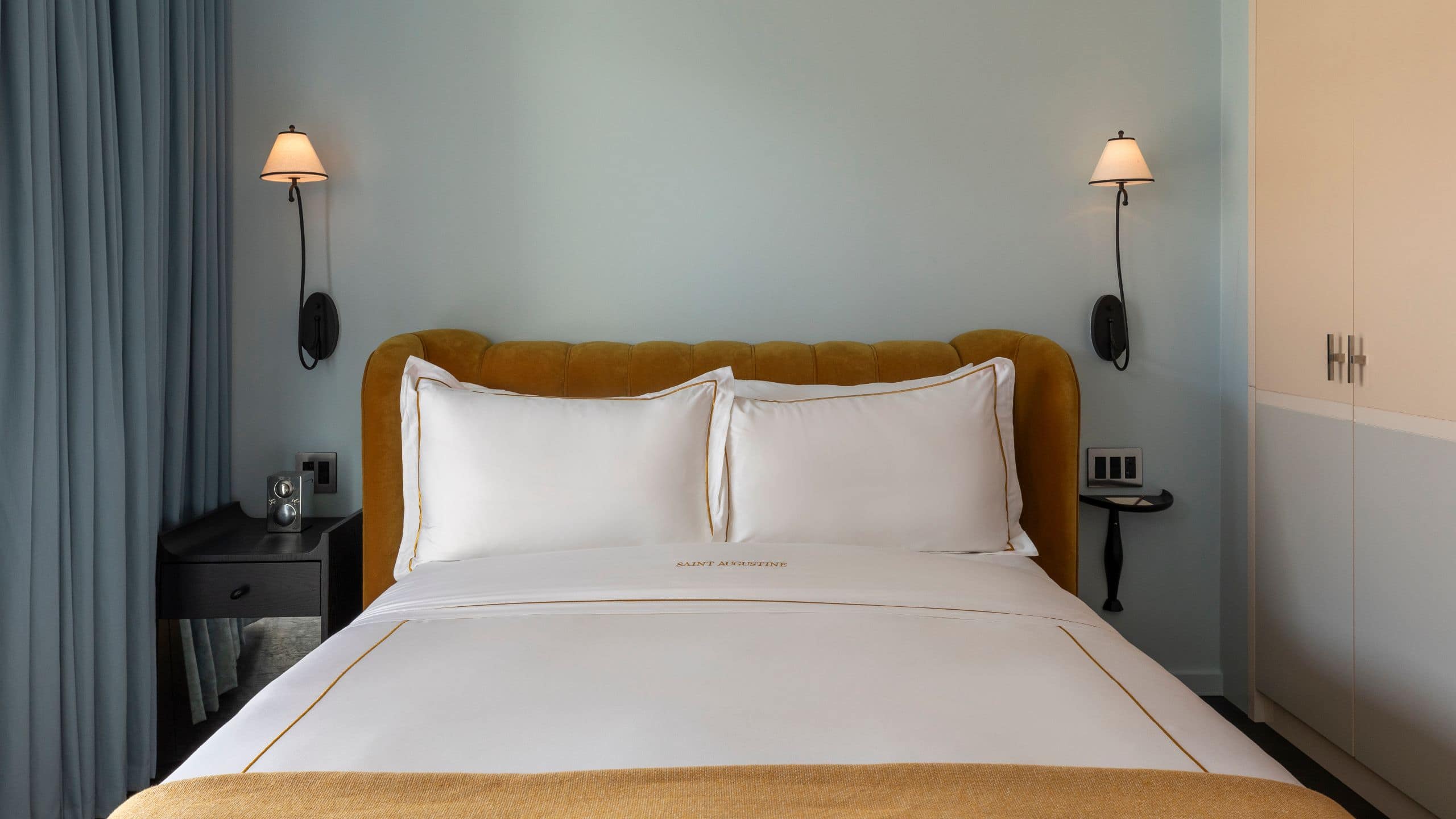 2 de 3 Hotel Saint Augustine, Bunkhouse Hotels Petite Queen Bed