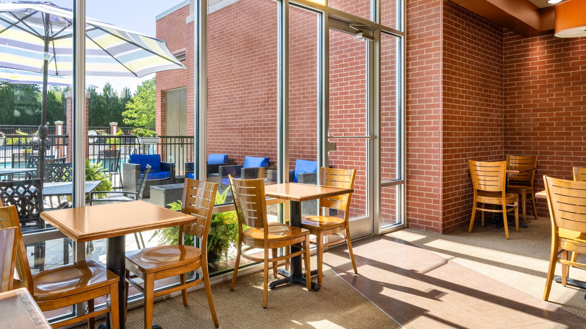 Hyatt Place Memphis/Germantown Sunroom
