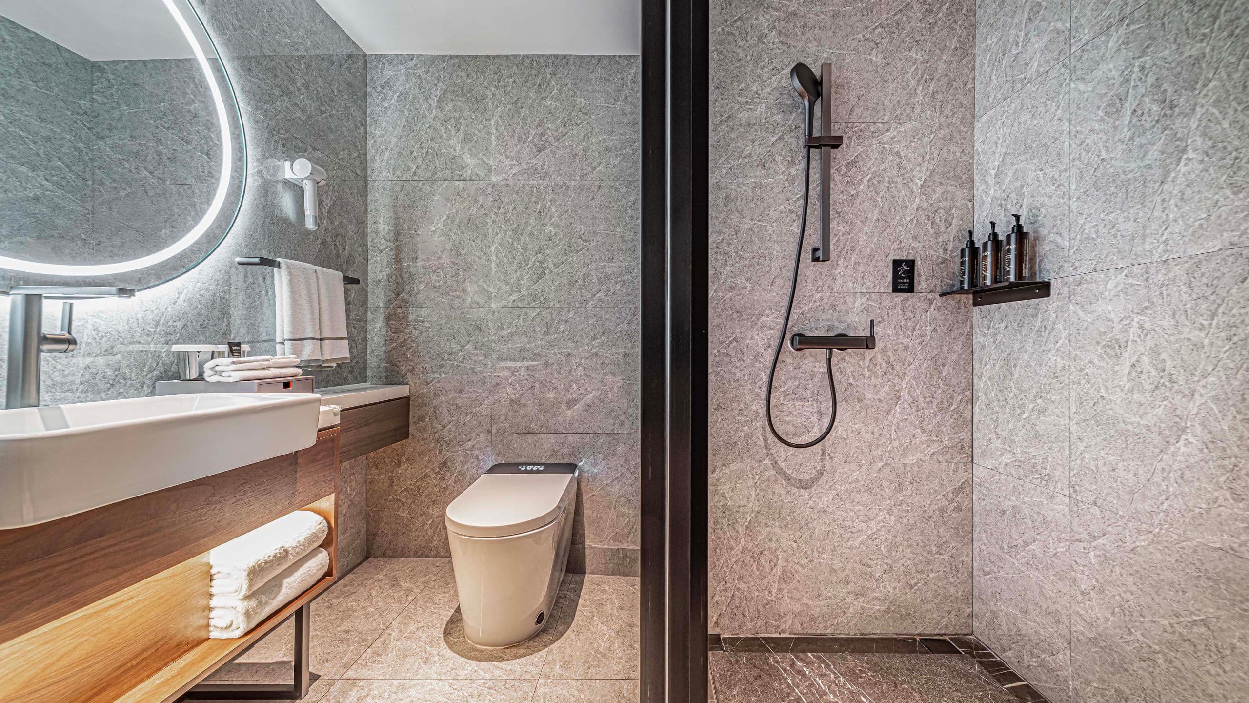 UrCove Kashgar Ancient City Deluxe King Bathroom