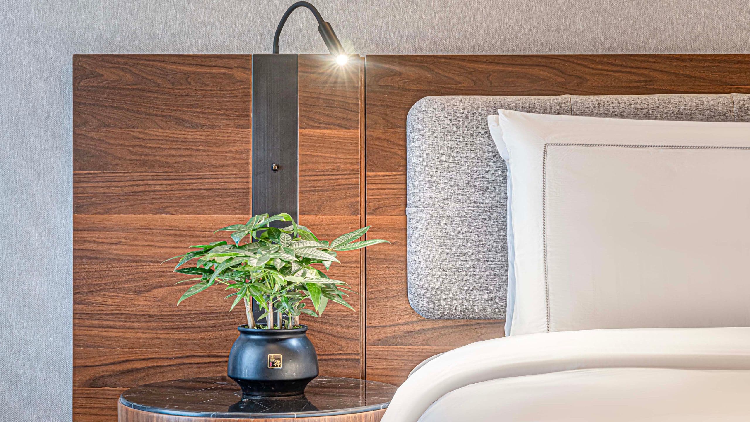 UrCove Kashgar Ancient City Deluxe King Light