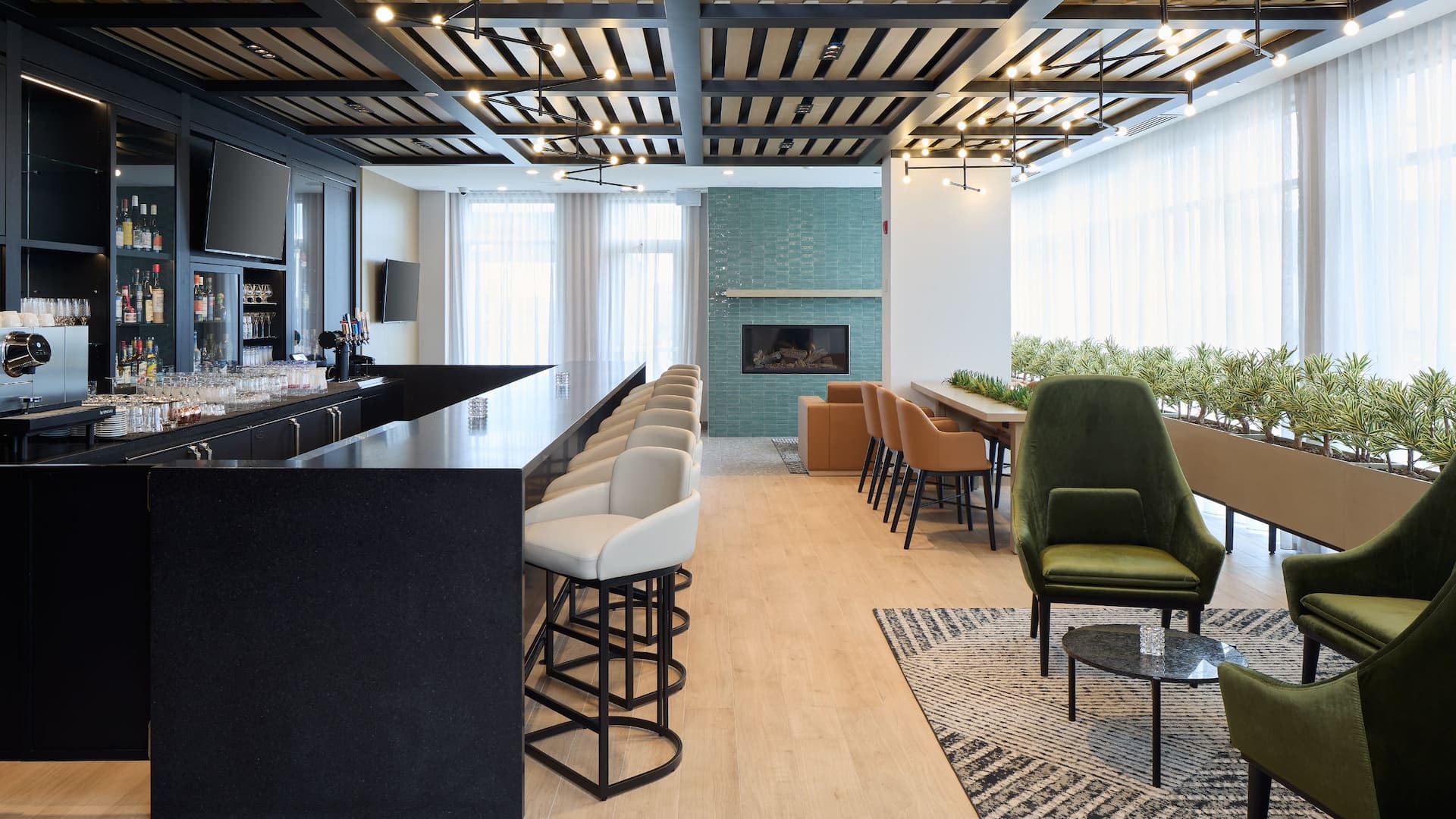 Hyatt Place Montreal Airport Lobby Bar