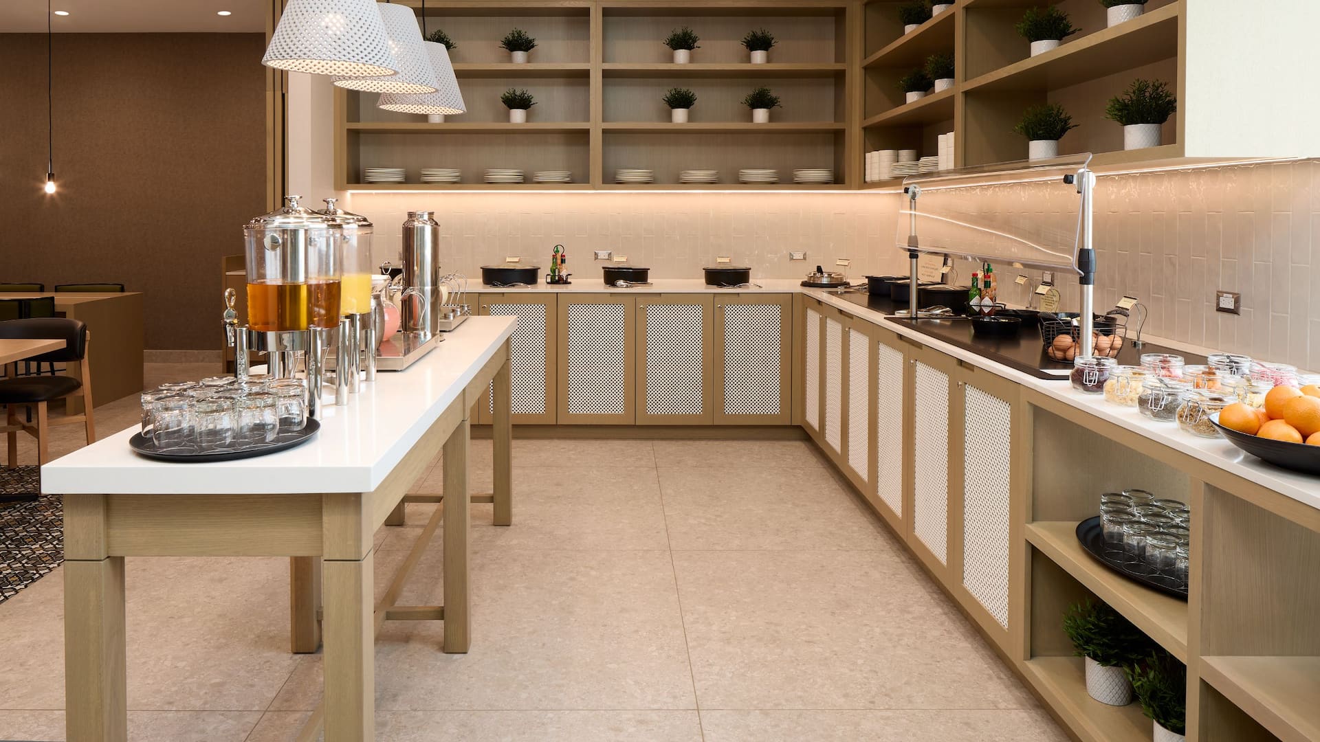 Hyatt Place Montreal Airport Breakfast Area