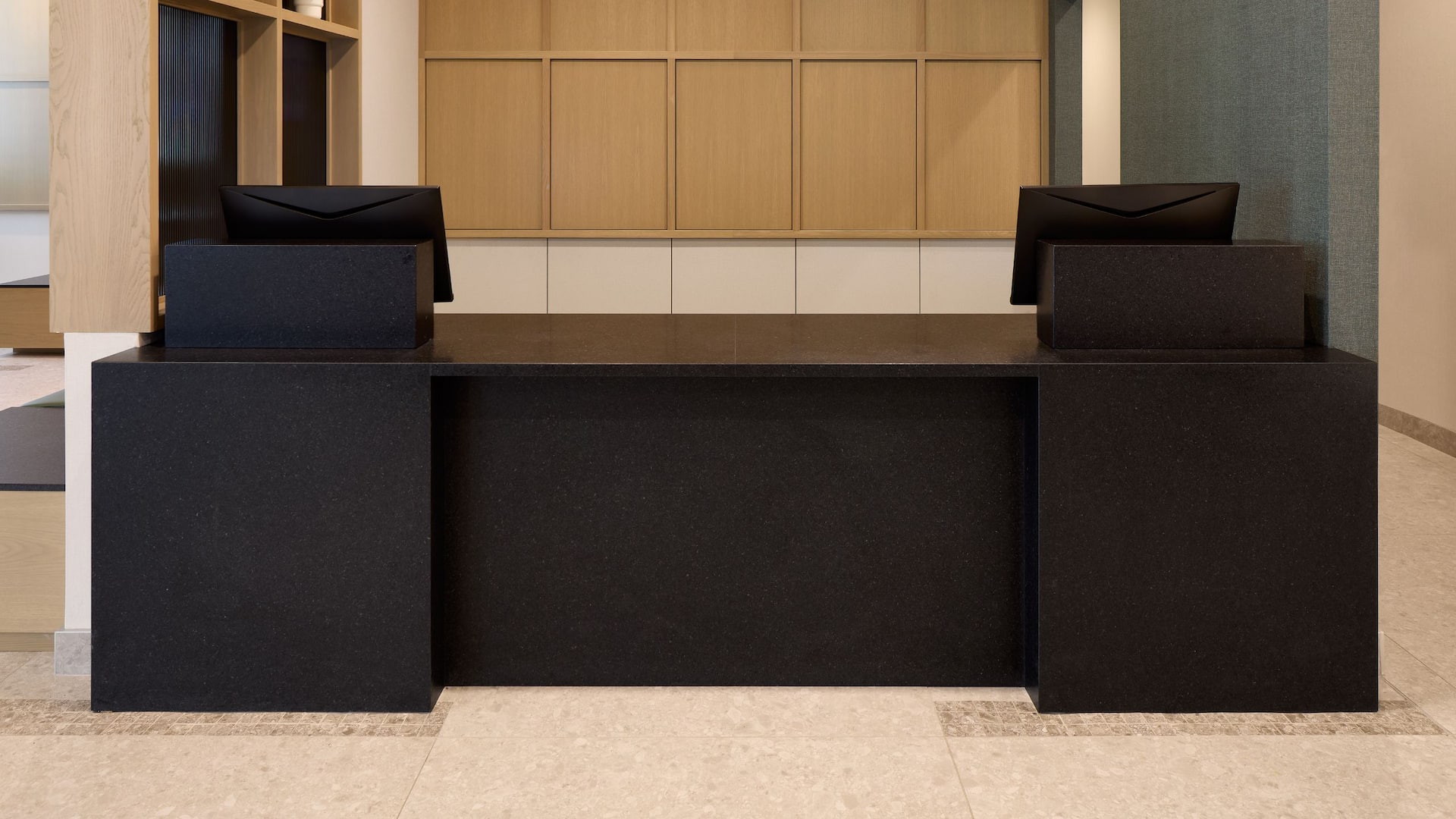 Hyatt Place Montreal Airport Lobby Desk