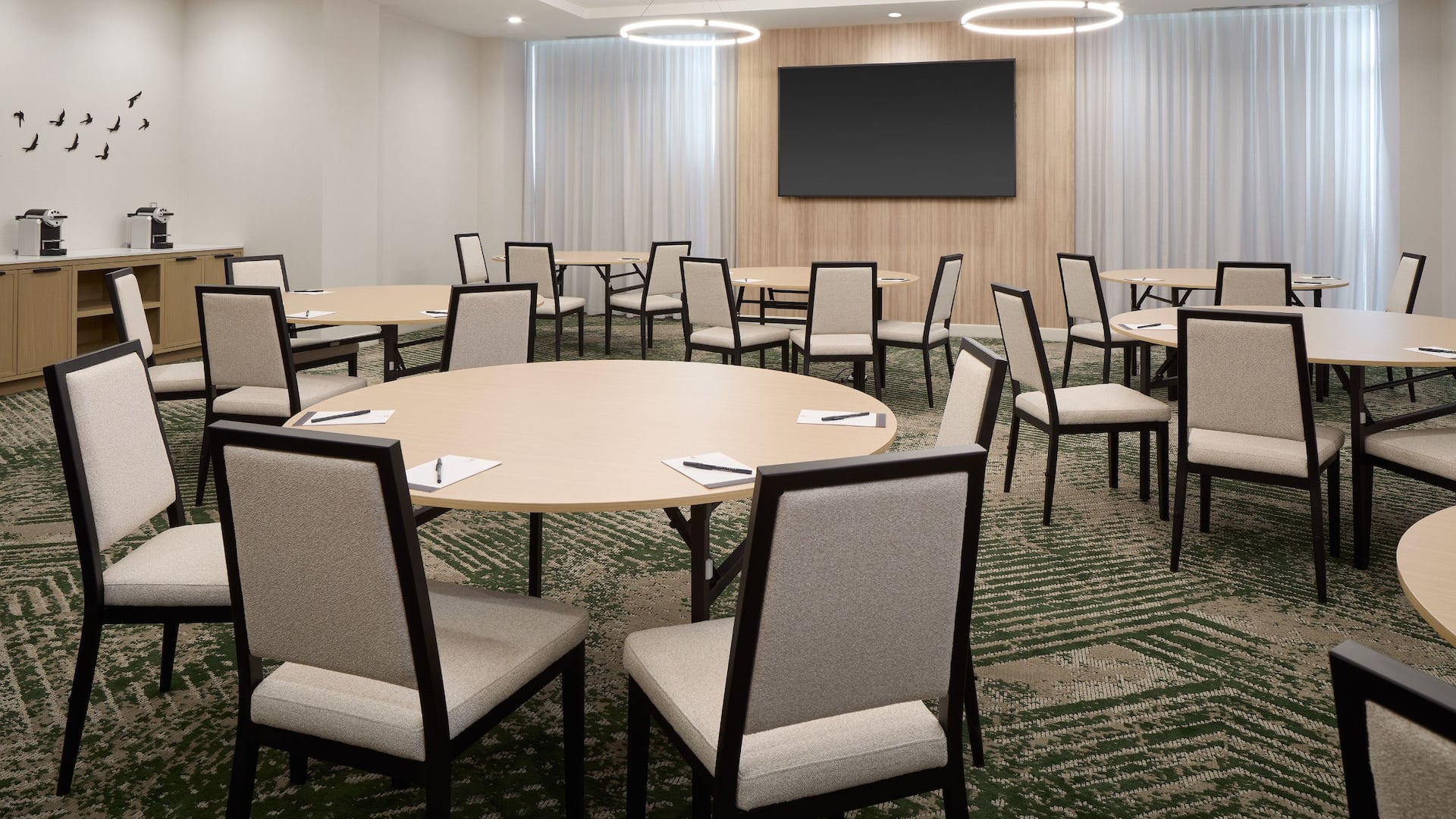 Hyatt Place Montreal Airport Marshall Room