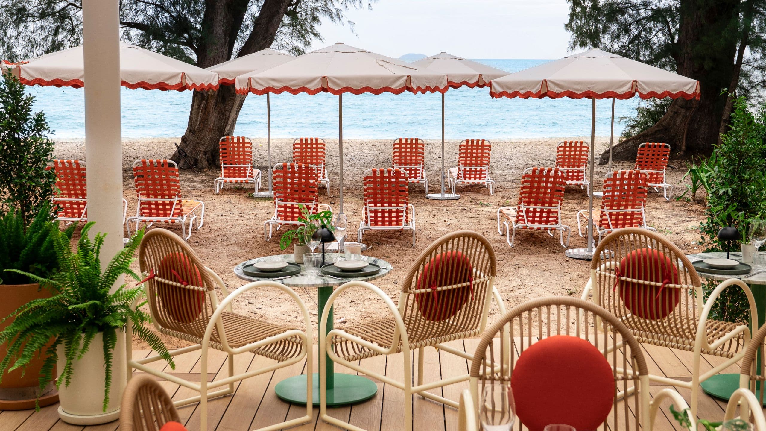 The Standard, Pattaya Na Jomtien Esme Beach Club