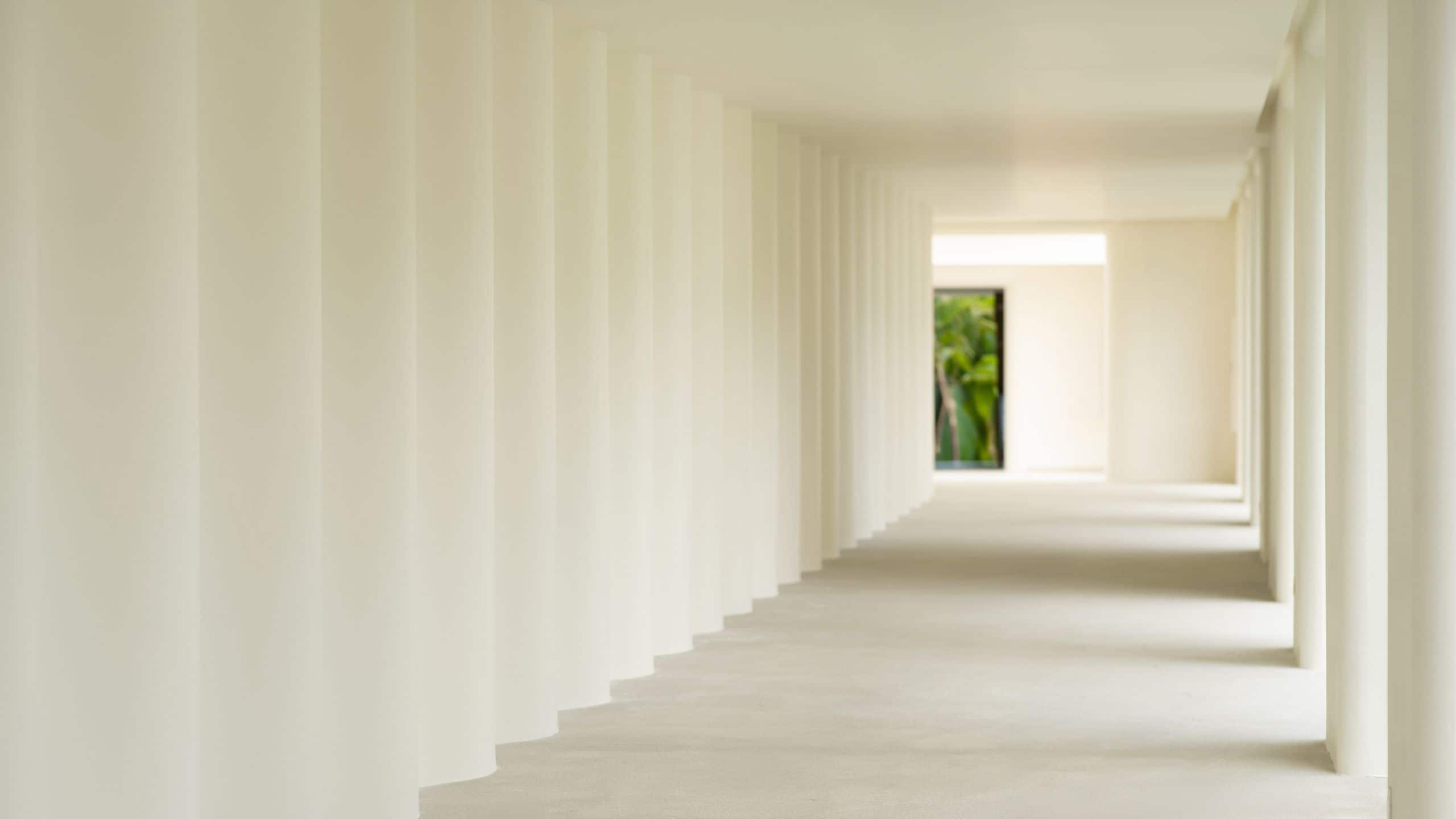 The Standard, Pattaya Na Jomtien Lobby Transition Daytime