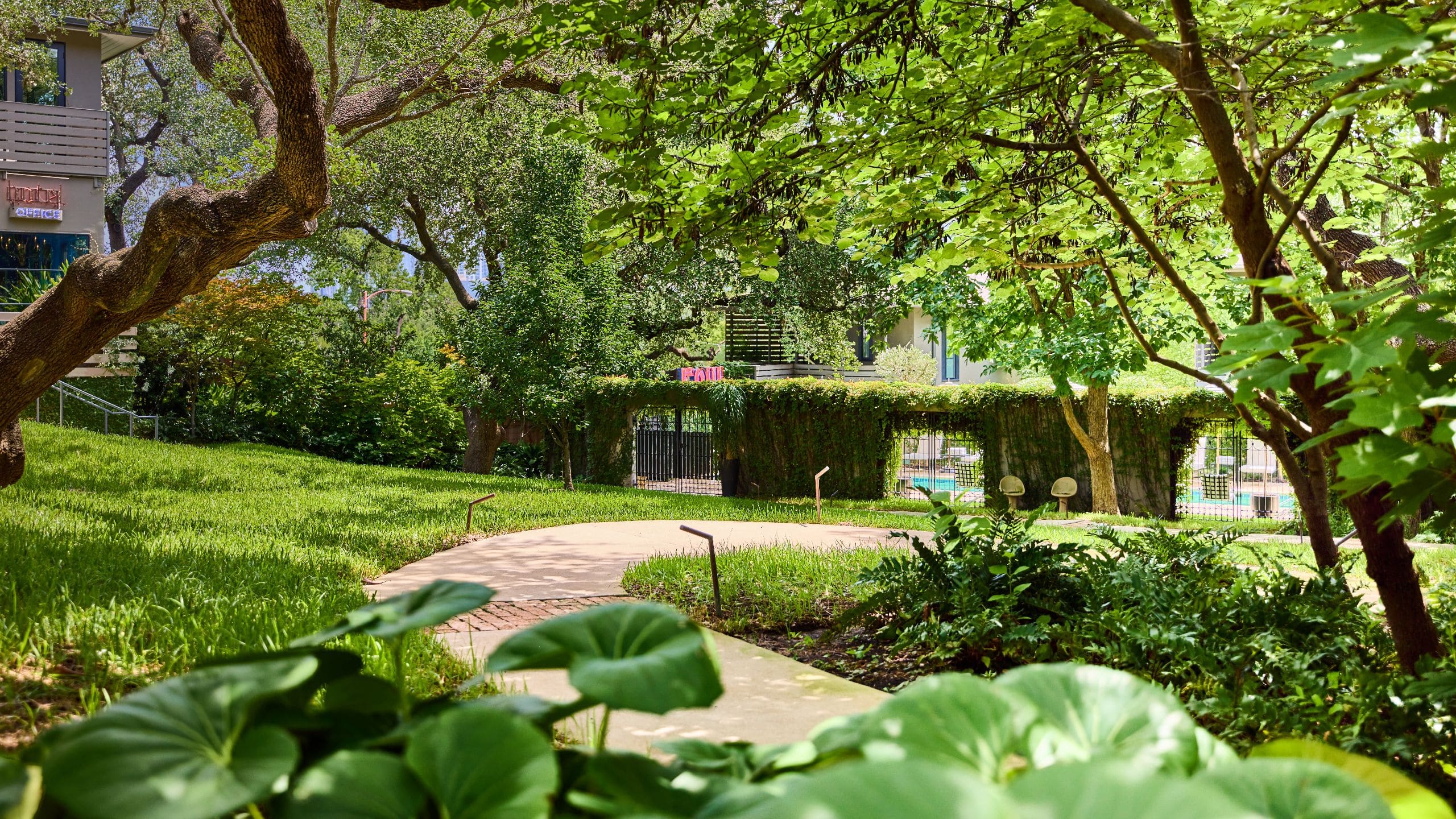 Hotel Saint Cecilia, Bunkhouse Hotels Lawn Wide