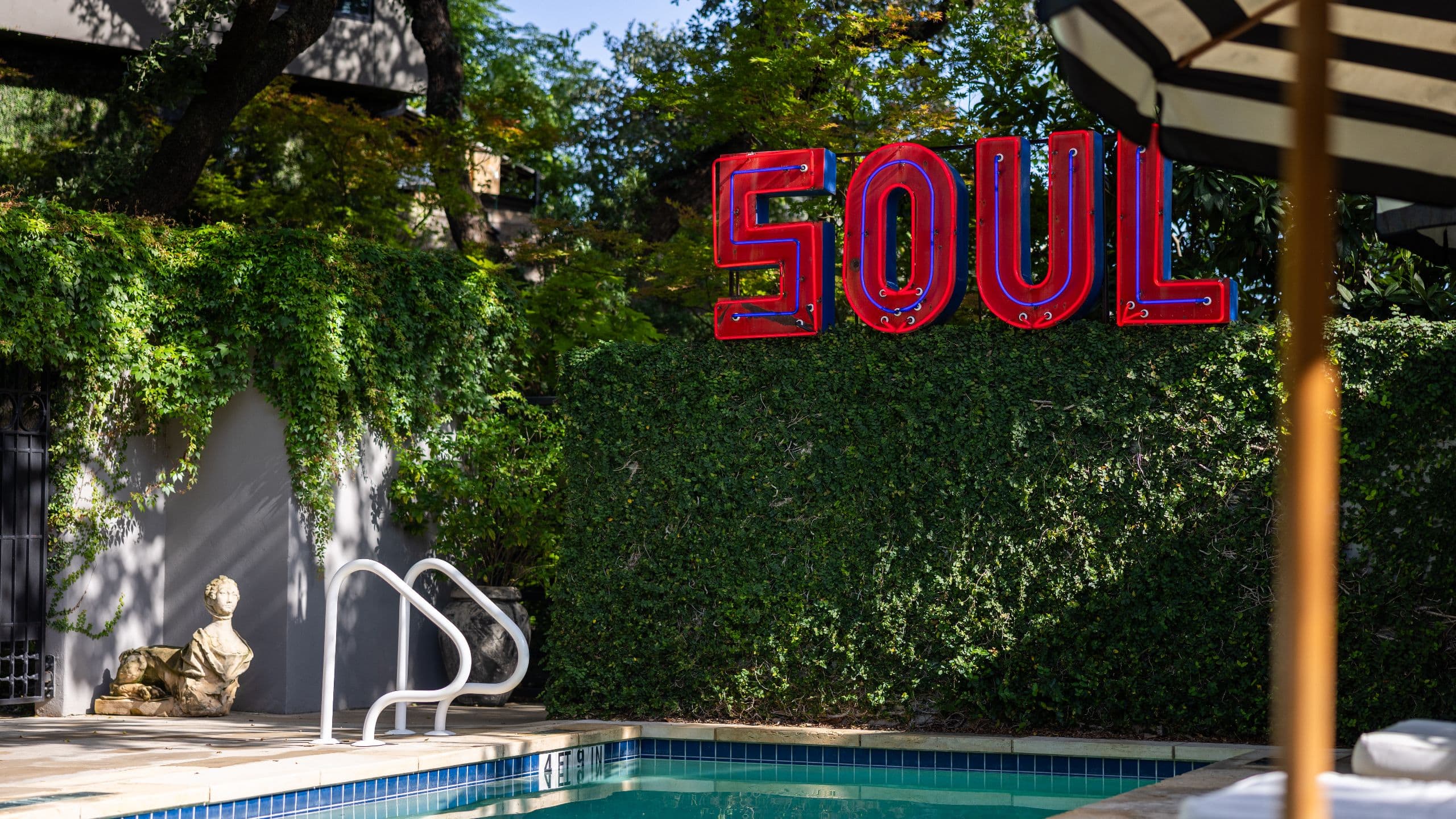 Hotel Saint Cecilia, Bunkhouse Hotels Pool Soul Neon