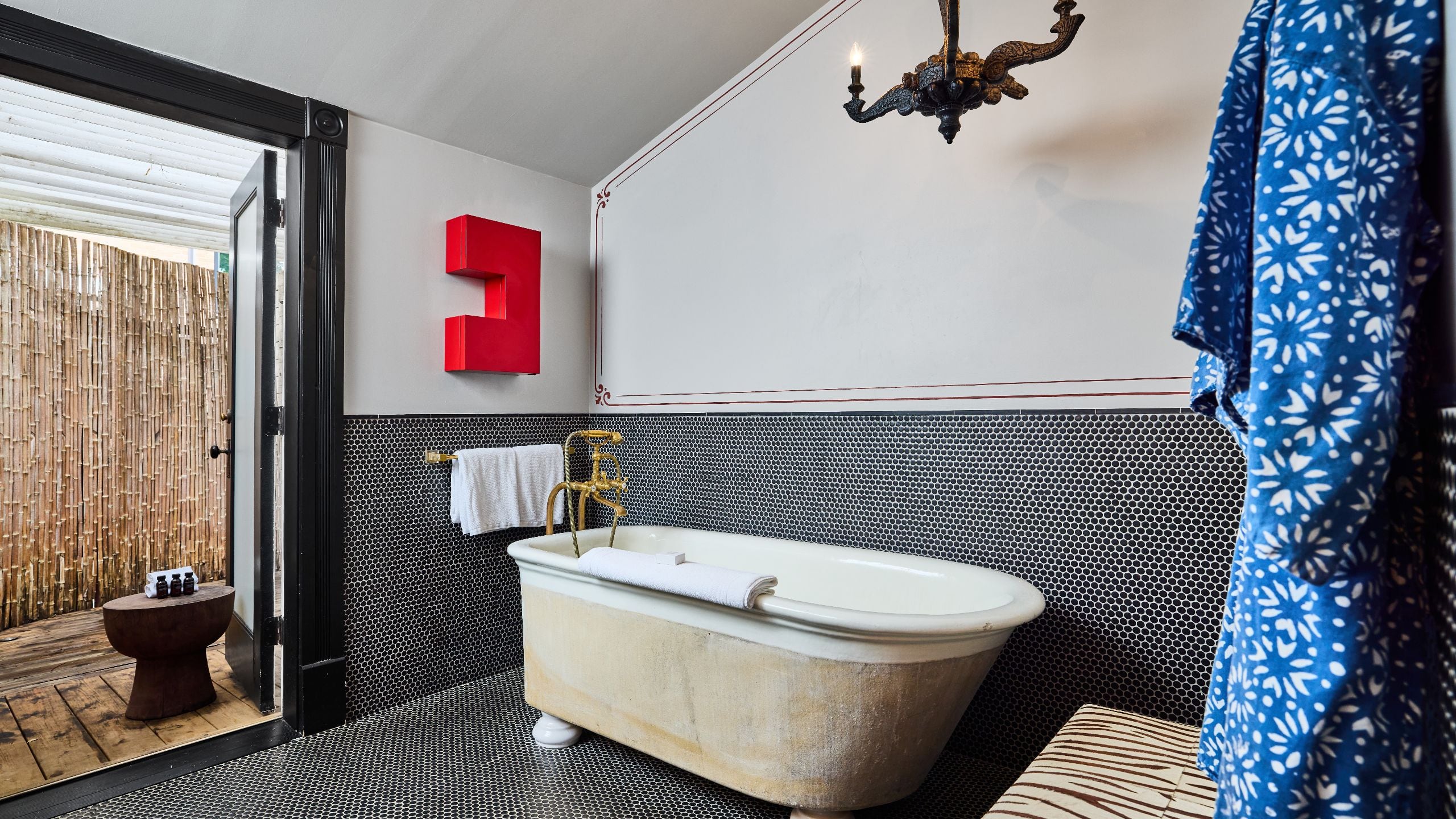 3 из 6 Hotel Saint Cecilia, Bunkhouse Hotels Suite One Bathroom