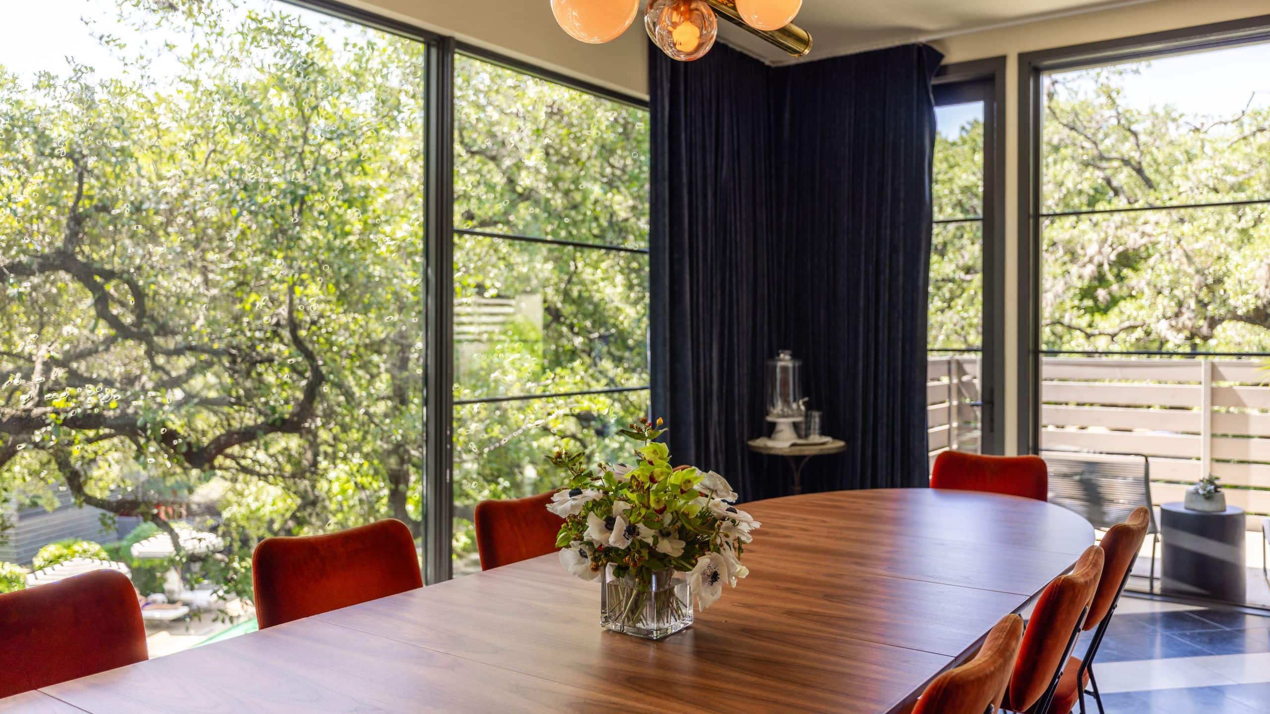 Hotel Saint Cecilia, Bunkhouse Hotels Sunroom Windows