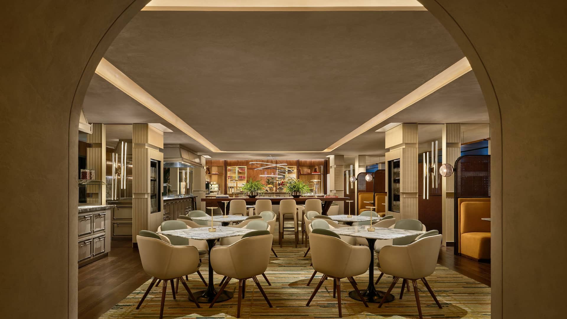 4/4 Grand Hyatt Singapore Official Grand Club Main Dining Seats