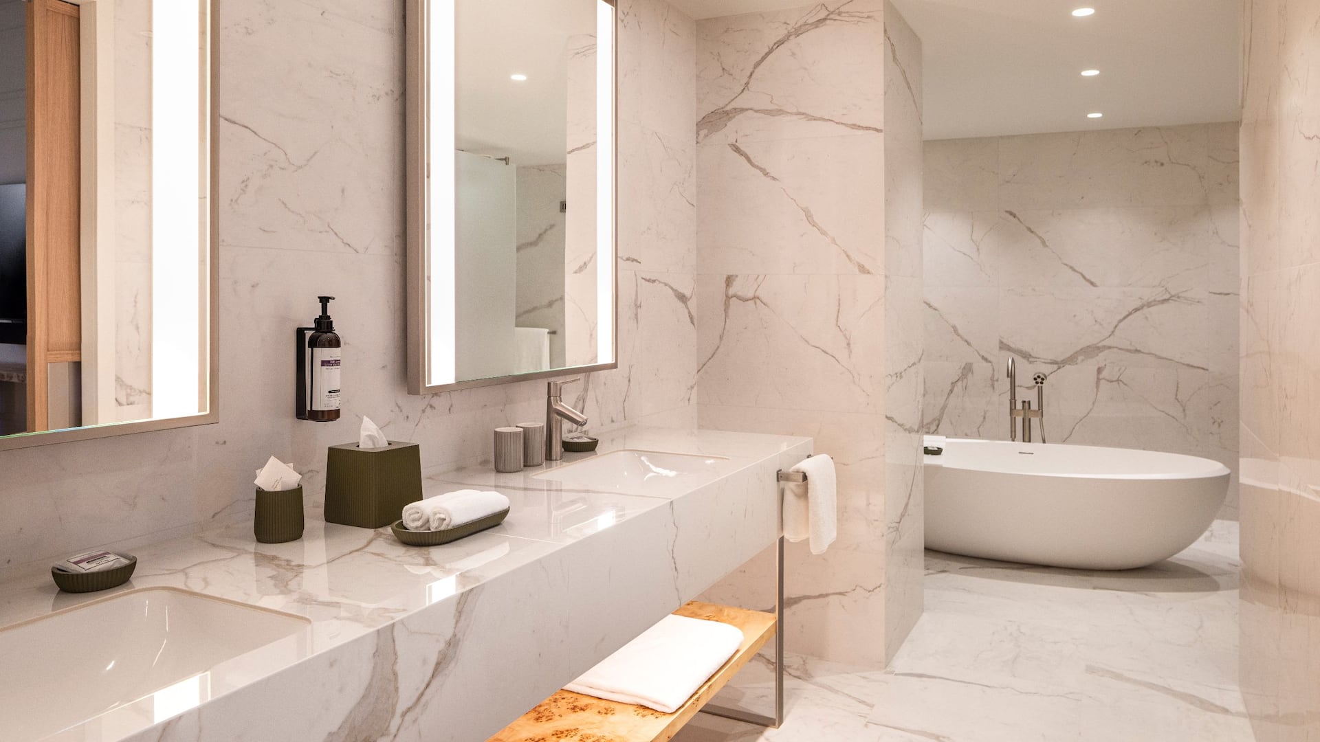 5 von 6 Hyatt Regency Zadar Presidential Suite Bathroom