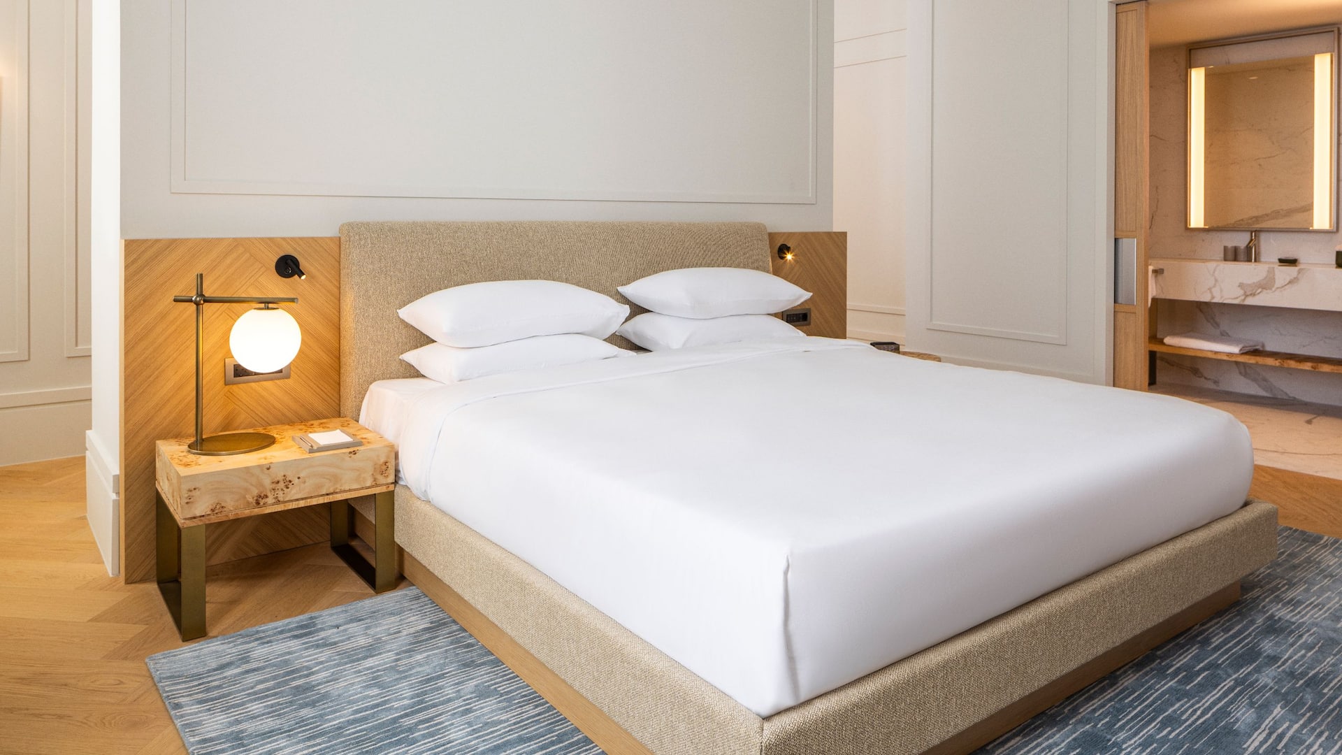 4 von 6 Hyatt Regency Zadar Presidential Suite Bedroom