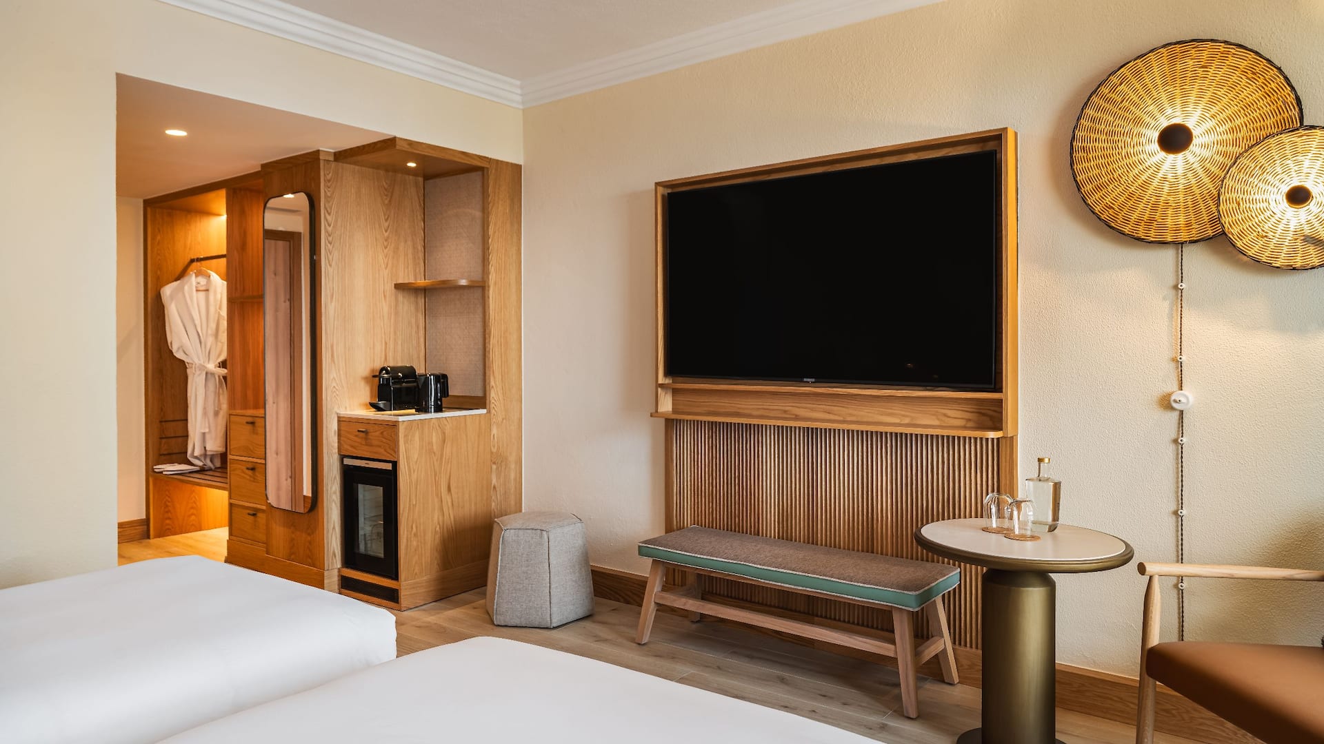 Hyatt Regency Vilamoura Algarve Guestroom Twin Beds Tv And Closet