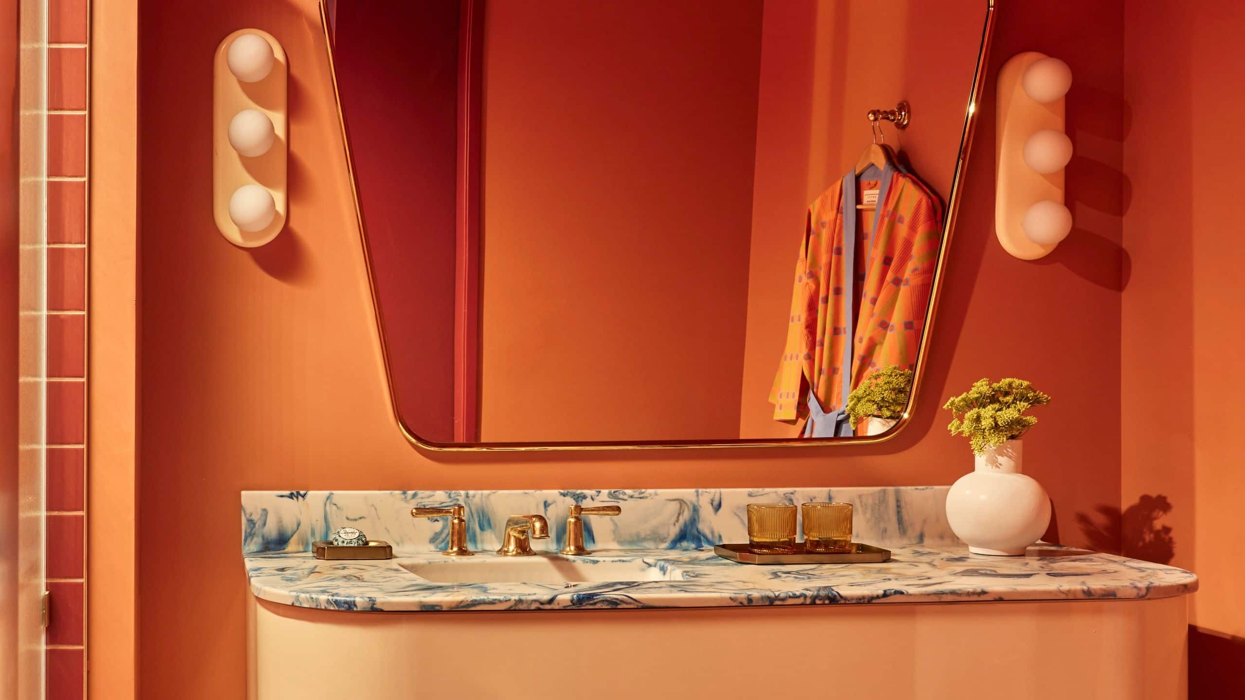 3 of 5 Hotel Genevieve Two Queens Bathroom Vanity