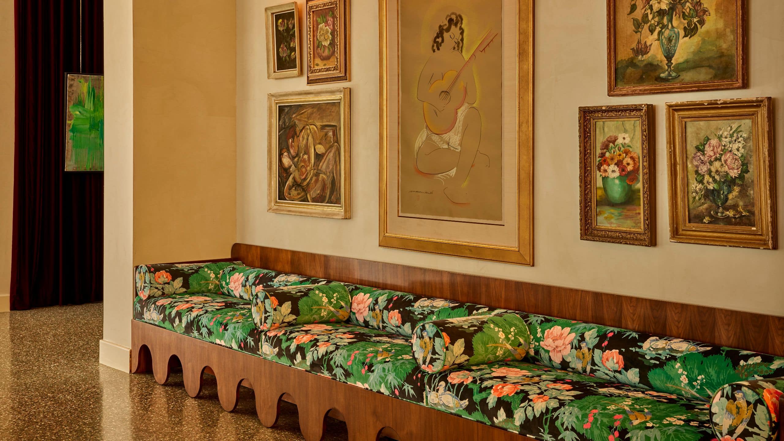Hotel Genevieve Lobby Lounge Banquette