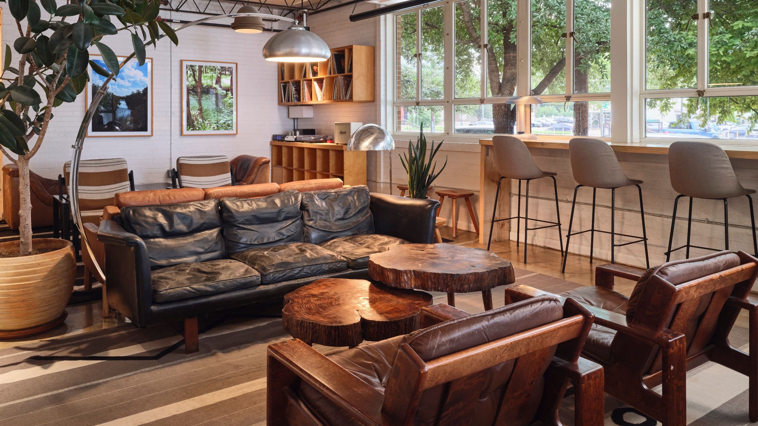 1 de 1 Carpenter Hotel, Bunkhouse Hotels Coffee Bar Lounge