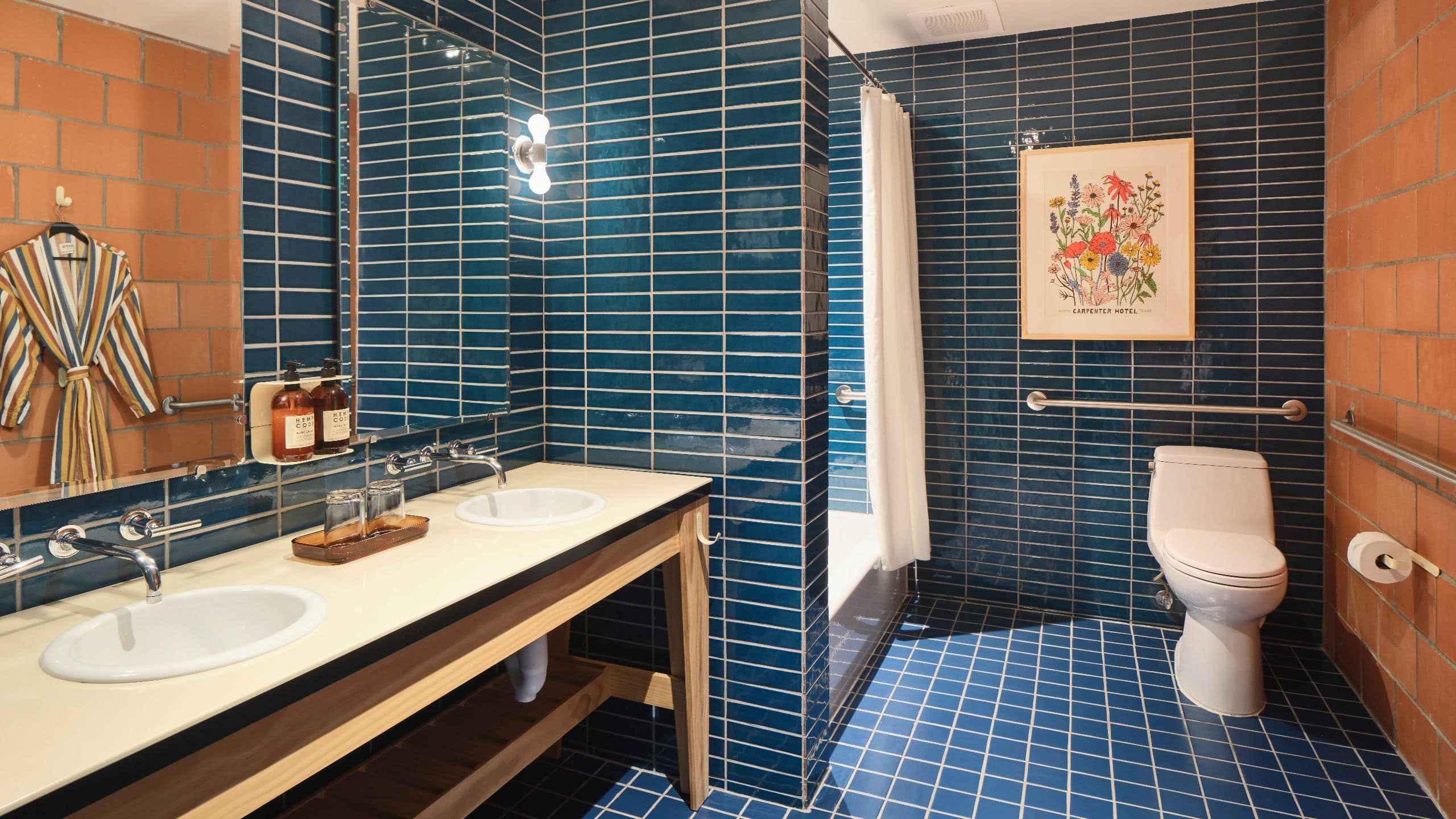 Carpenter Hotel, Bunkhouse Hotels Large King Accessible
