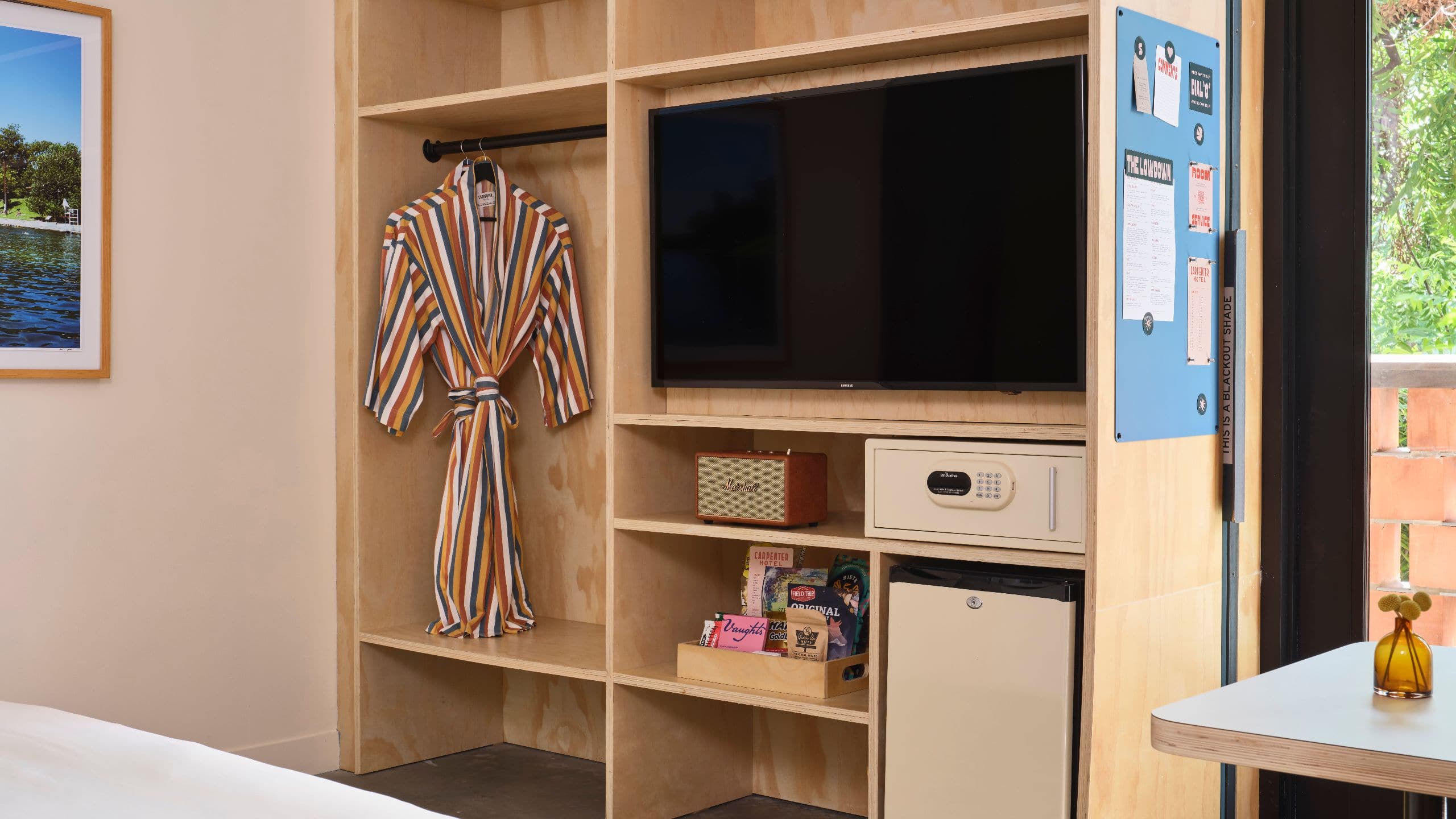 第 3，共 4 Carpenter Hotel, Bunkhouse Hotels Standard King Shelf