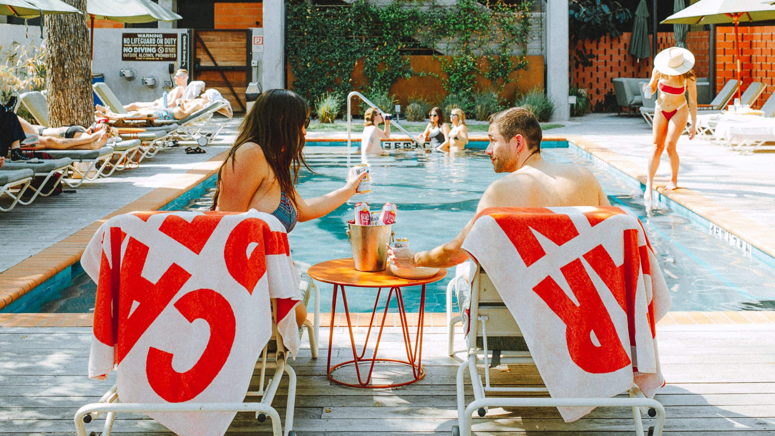 Carpenter Hotel, Bunkhouse Hotels Pool Loungers Towels