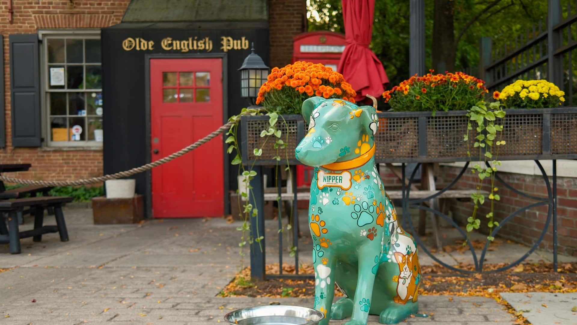 Hyatt Place Albany/Downtown Dog Statue