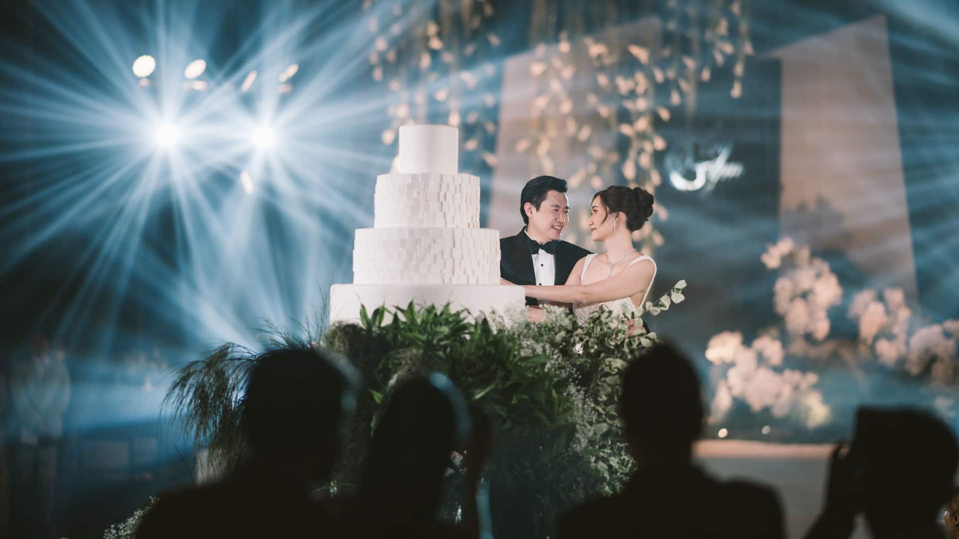 Grand Hyatt Erawan Bangkok Wedding Gloy Gym Grand Ballroom Celebration