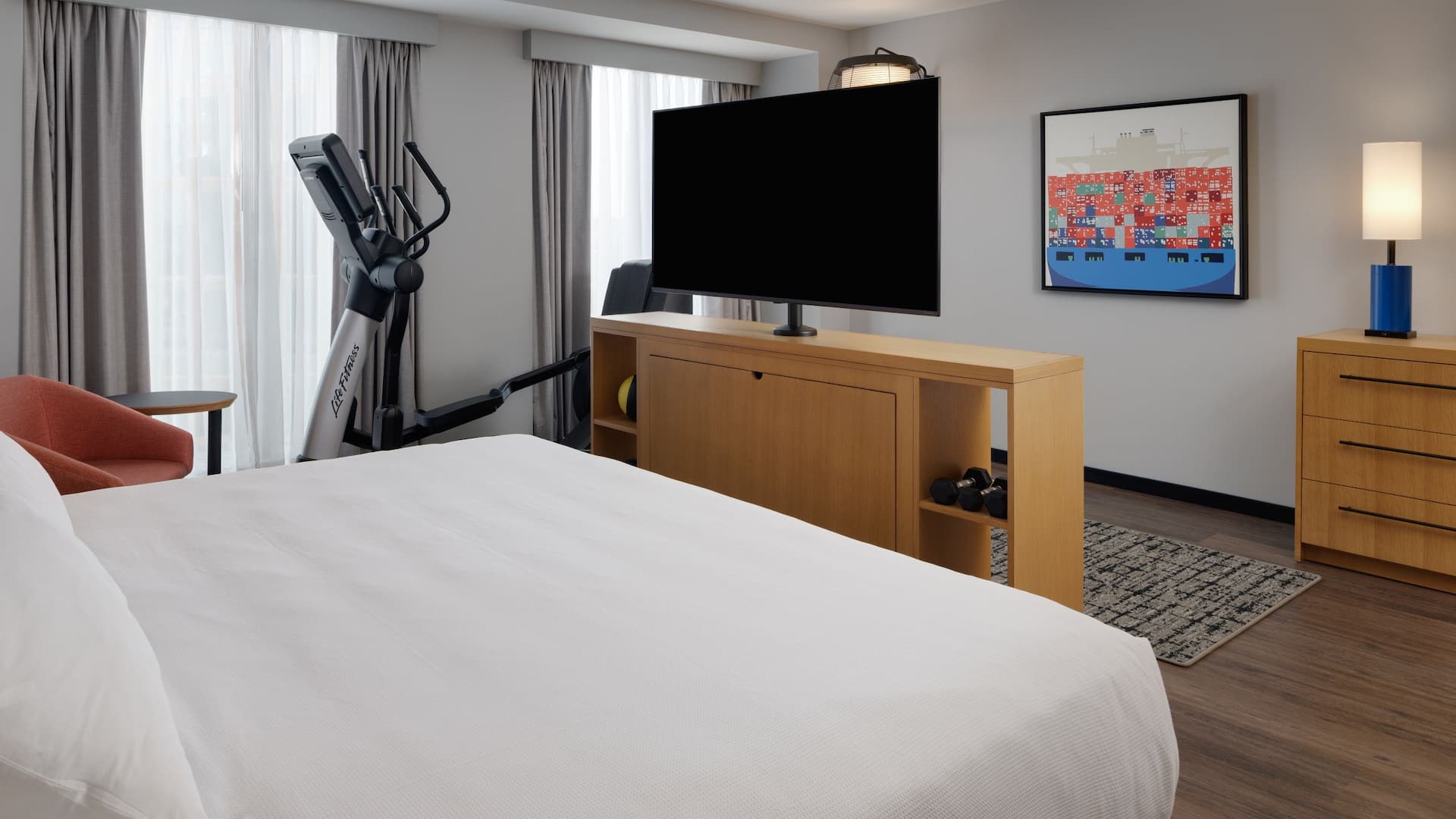 Hyatt Place Boston / Seaport District Specialty King Room Eliptical