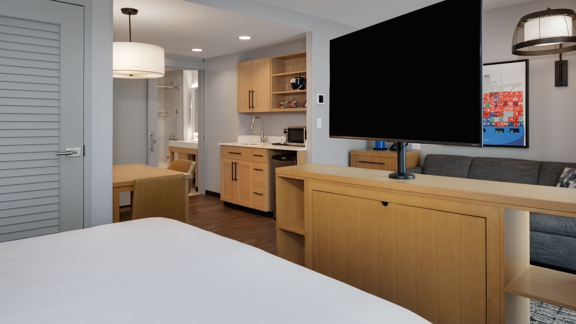 Hyatt Place Boston / Seaport District Accessible Specialty King Kitchen