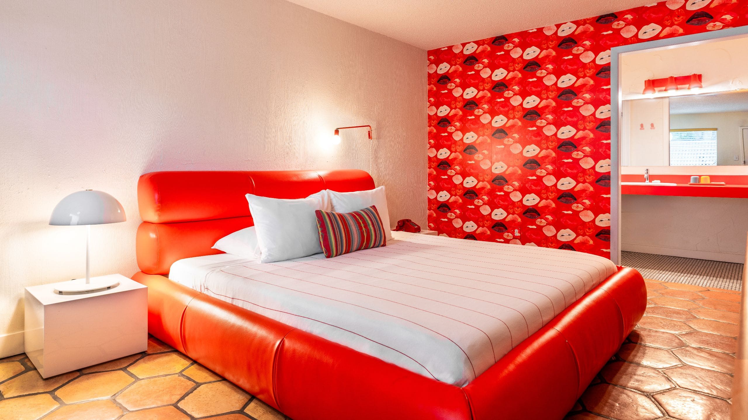 Austin Motel, Bunkhouse Hotels King Bed With Bathroom View