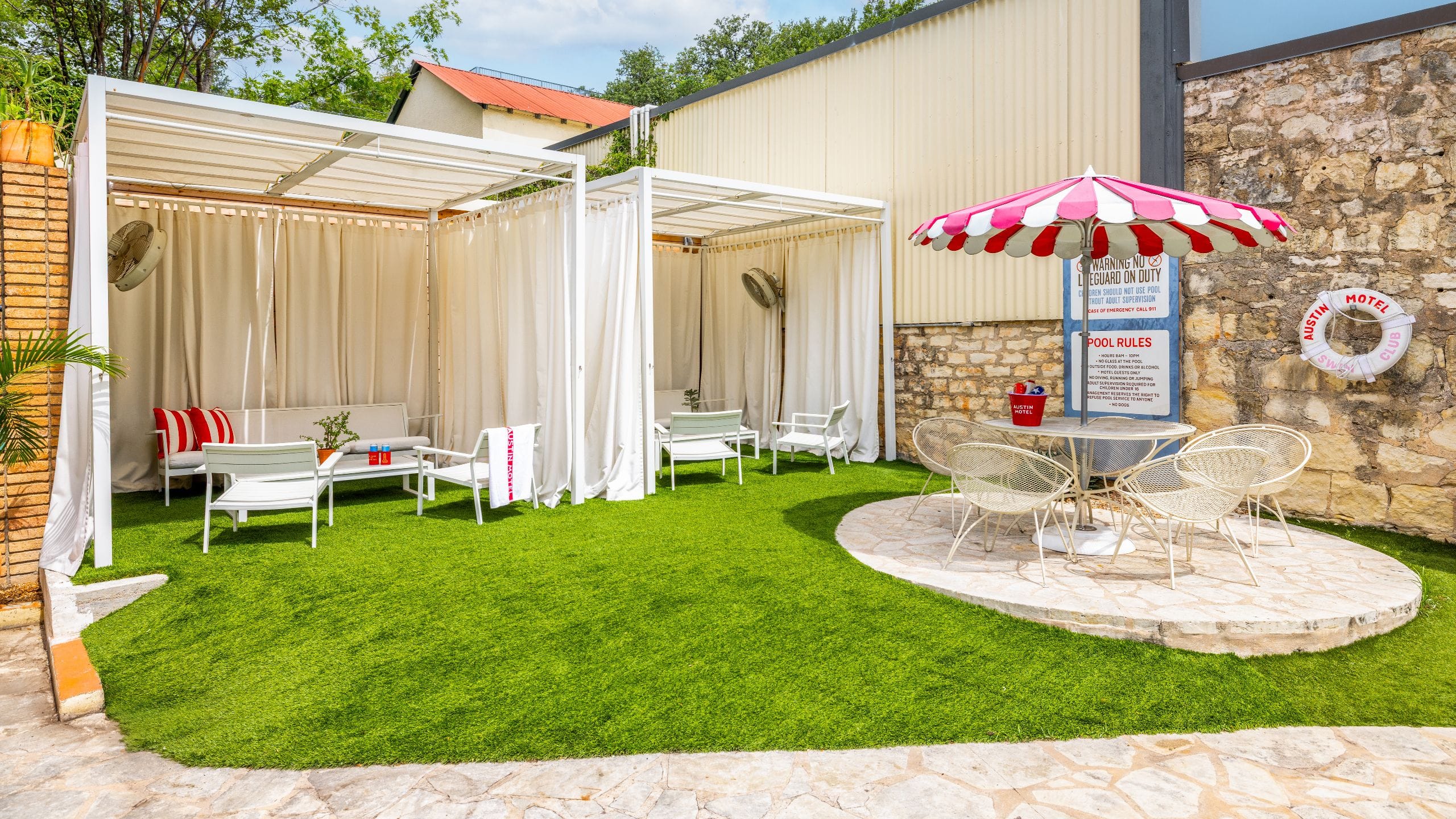 Austin Motel, Bunkhouse Hotels Pool Cabanas